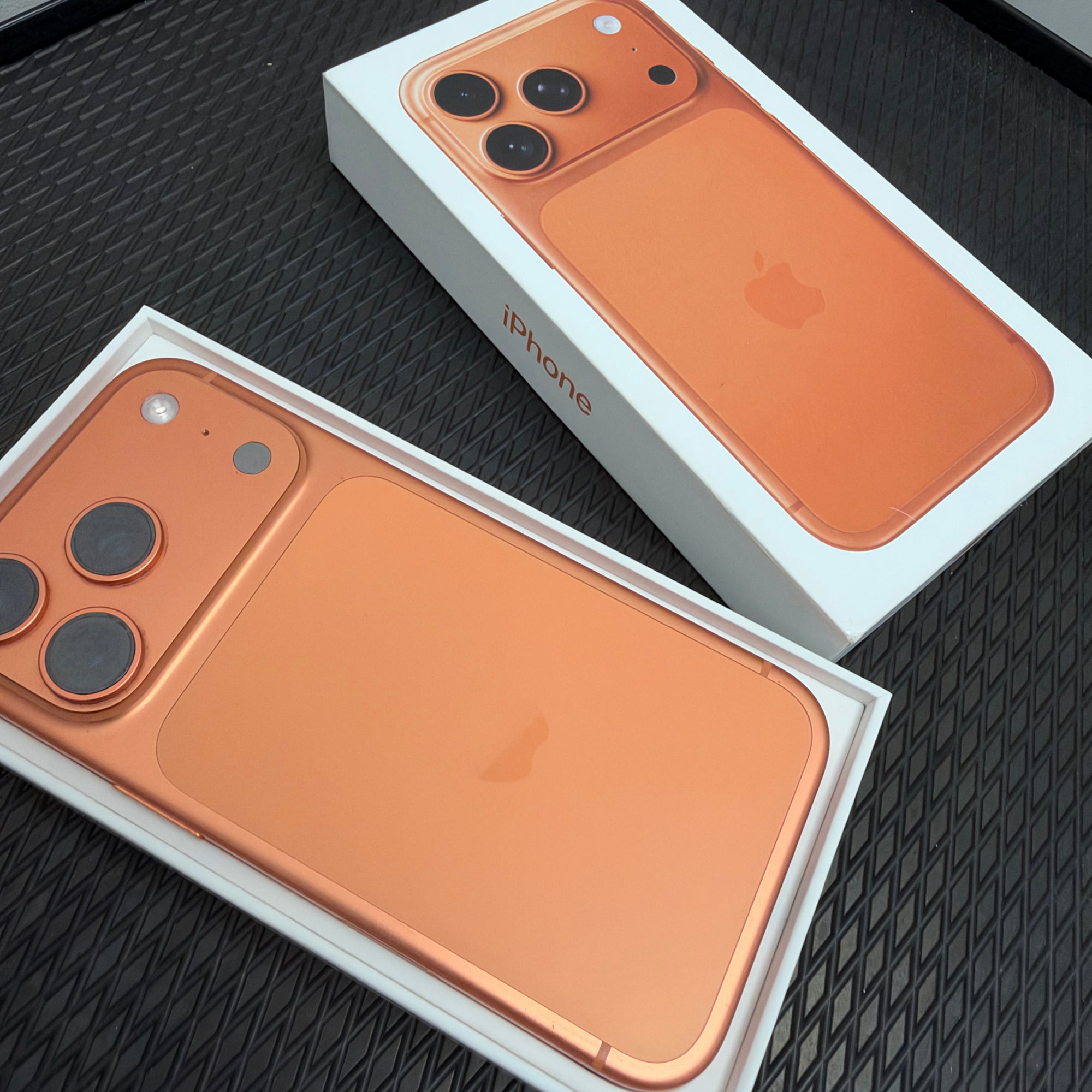 Apple iPhone 17 Pro 256GB Cosmic Orange - 93% Battery Health like new condition