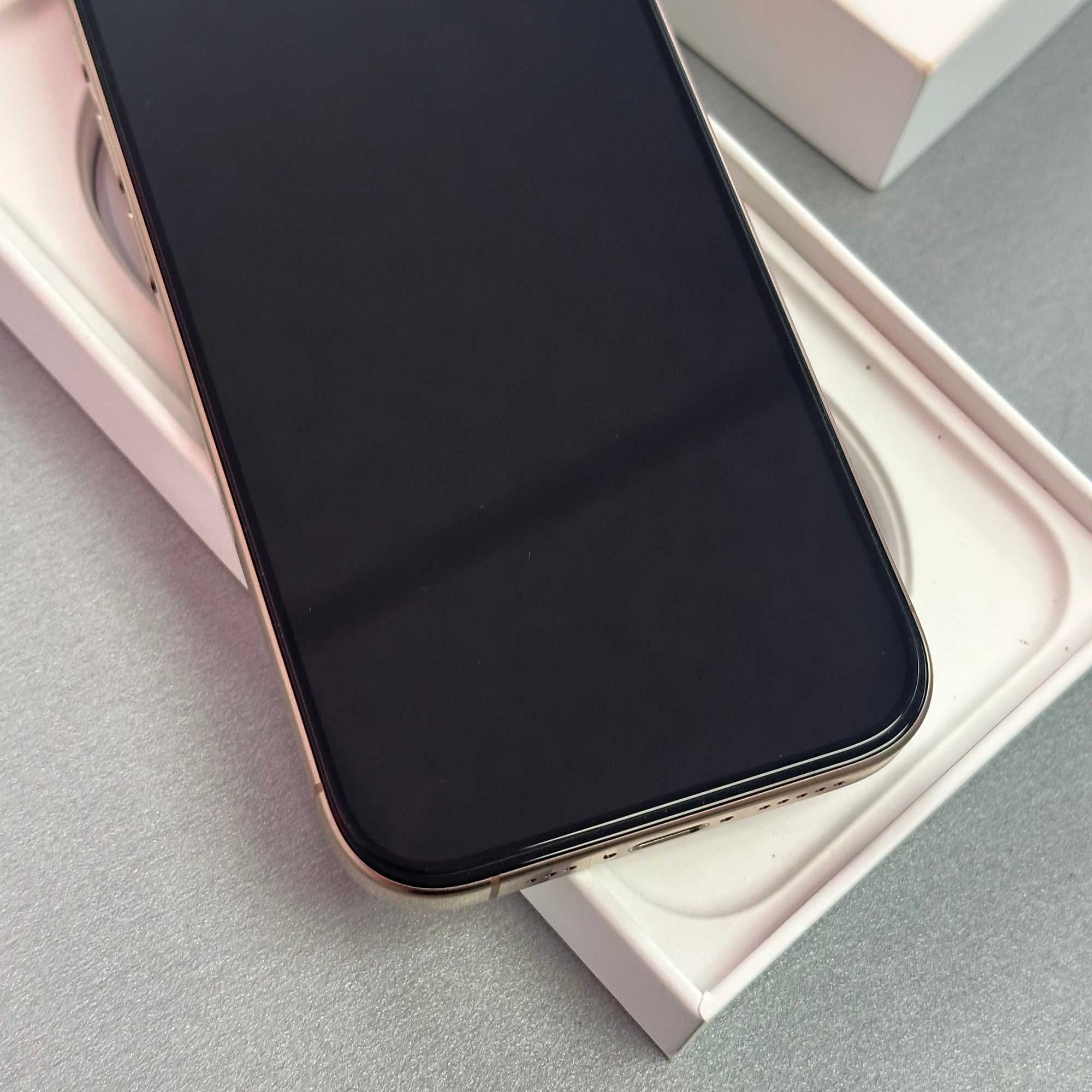 Apple iPhone 16 Pro Desert Titanium 128GB - Original 96% Battery Health