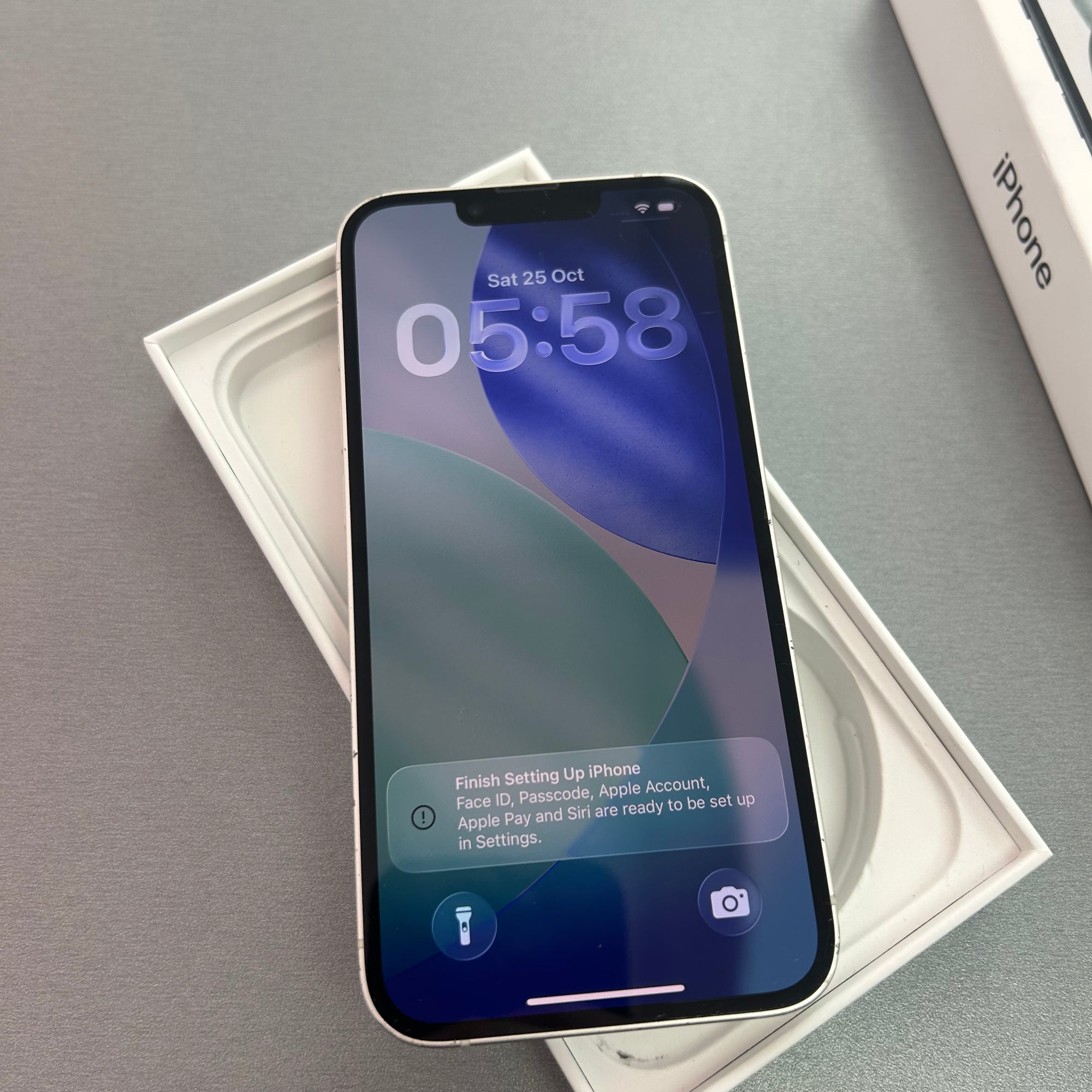 Apple iPhone 14 128GB Starlight - 88% Battery Health &amp; Grade C