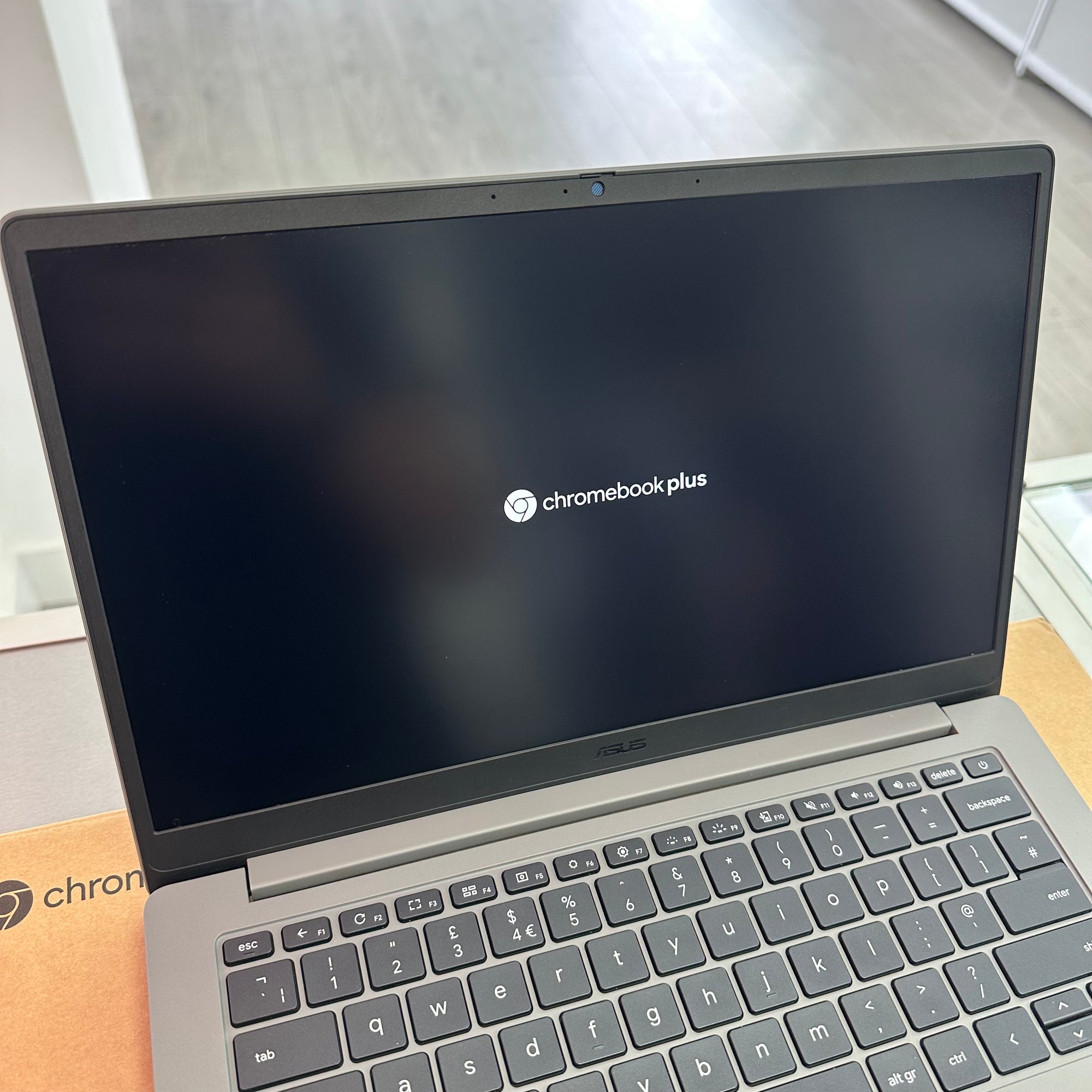 ASUS Chromebook - 14 inch Screen, 128GB Storage, DDR5 8GB RAM, Intel 3 CPU