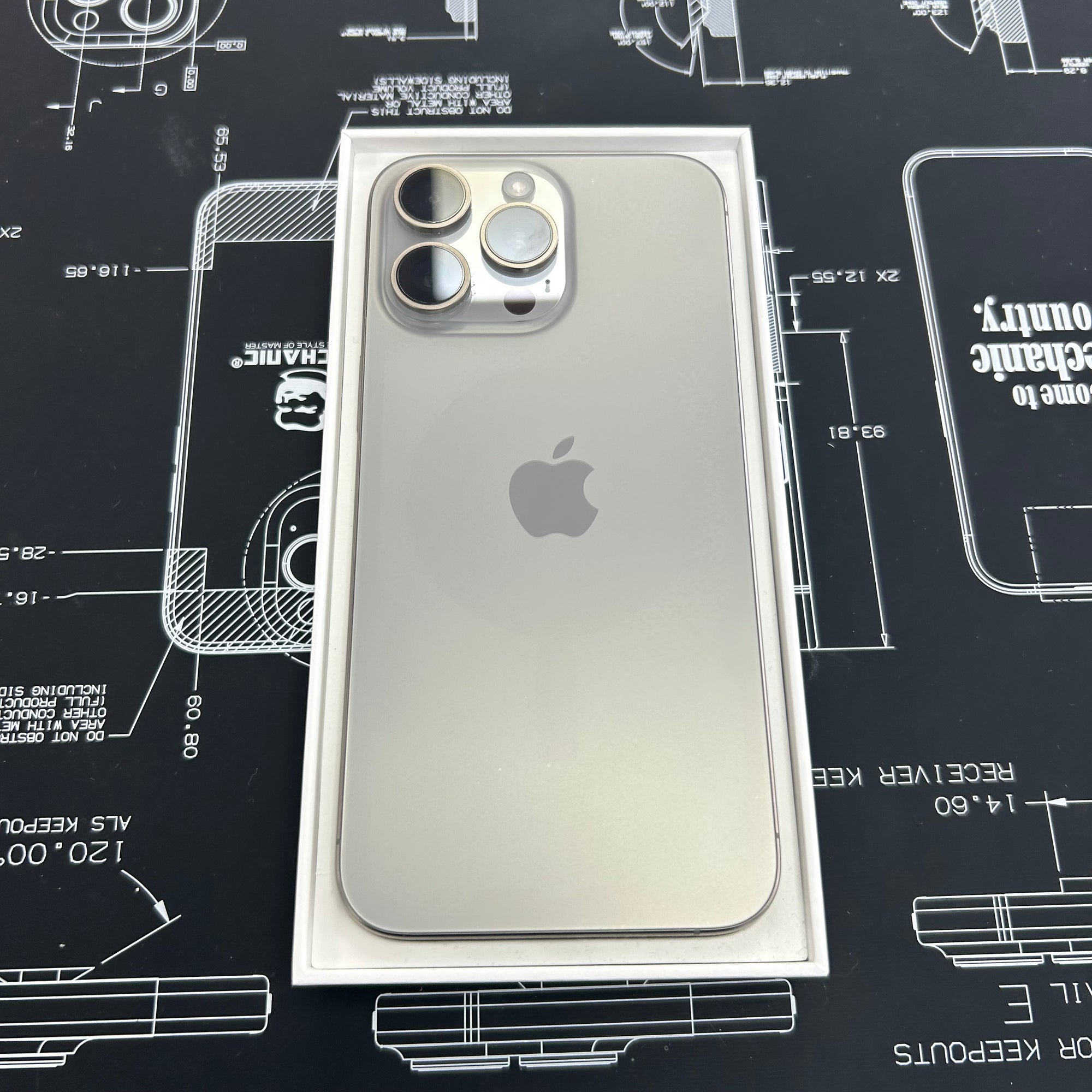 Apple iPhone 15 Pro Max 256GB Natural Titanium