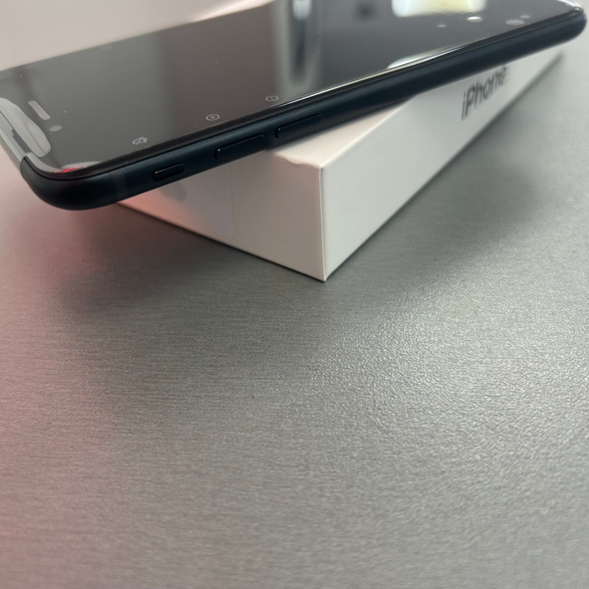 iPhone SE 3rd Generation (2022) 64GB Midnight 100% Battery Health