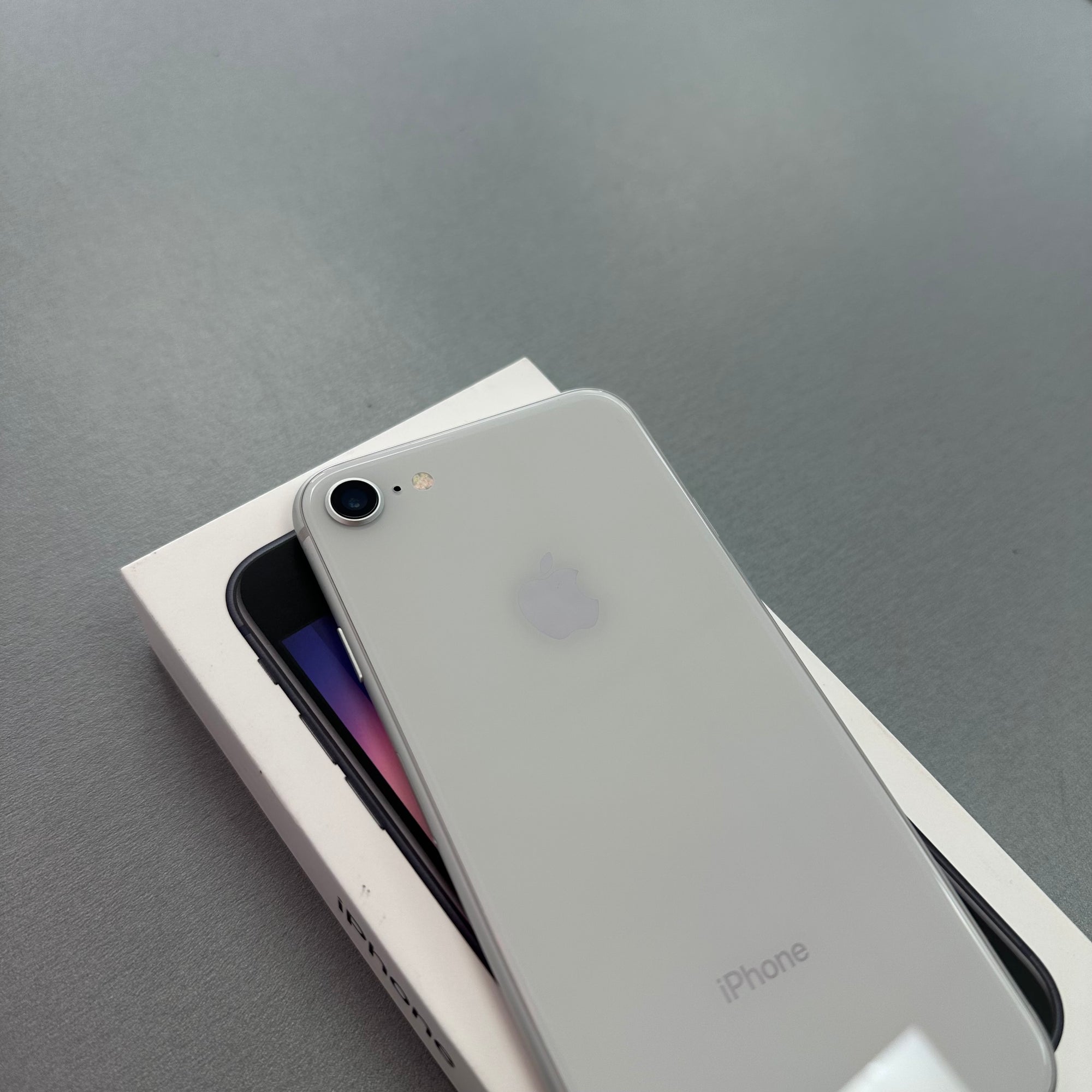 Apple iPhone 8 64GB White - High Battery Health