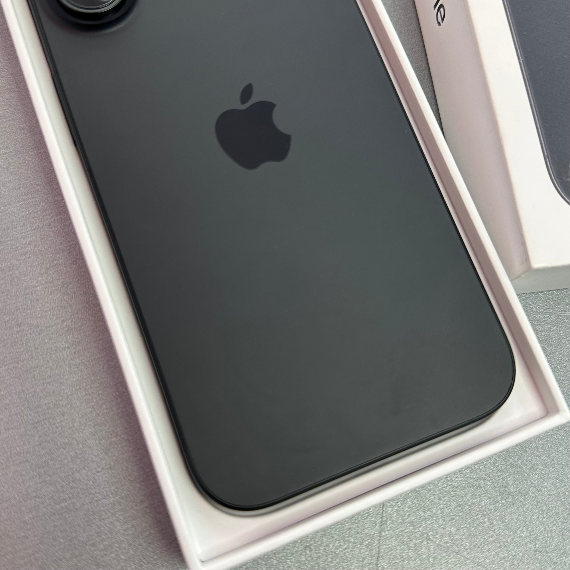Apple iPhone 16 128GB Black - 100% Battery Health