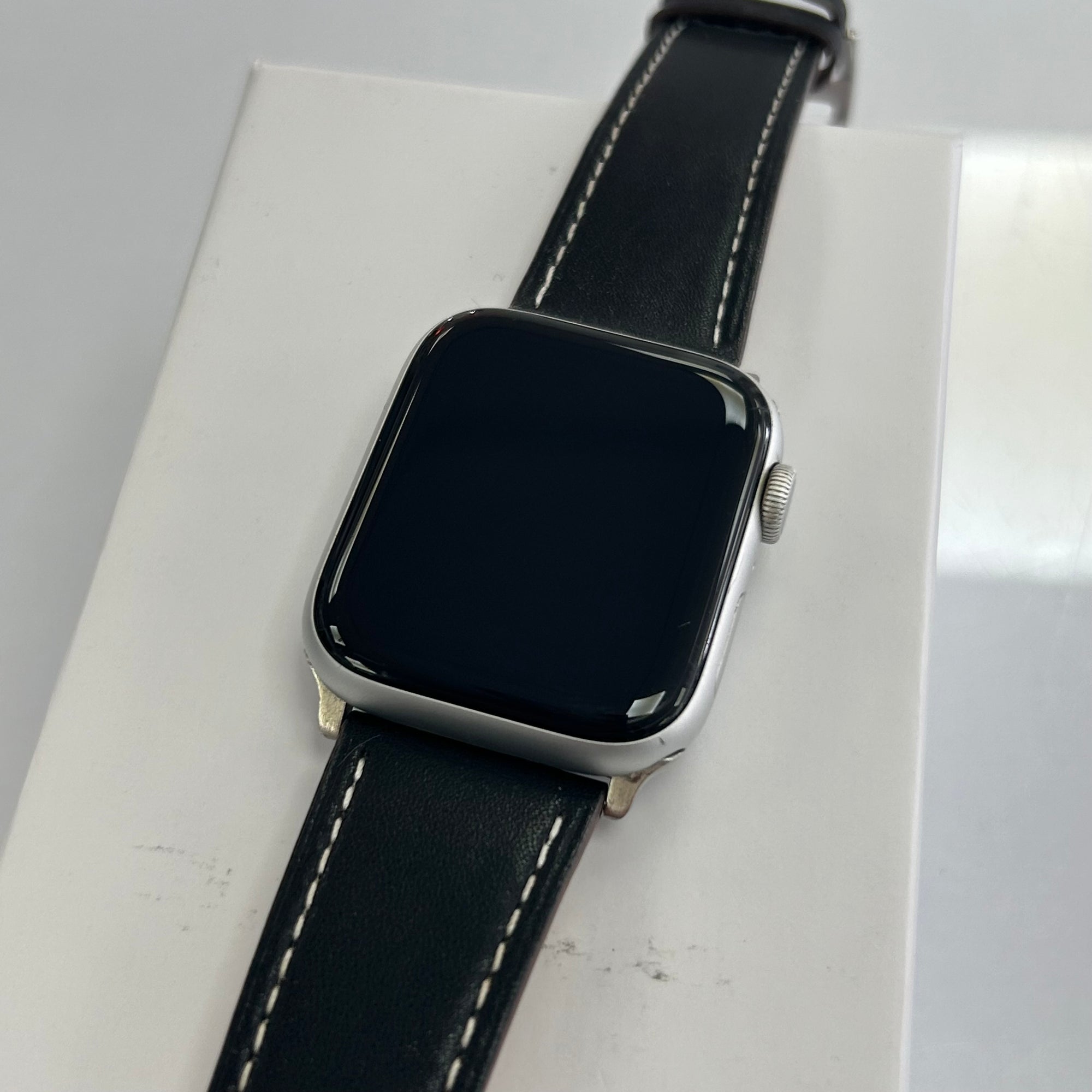 Apple Watch Series 6 White 44MM GPS Only