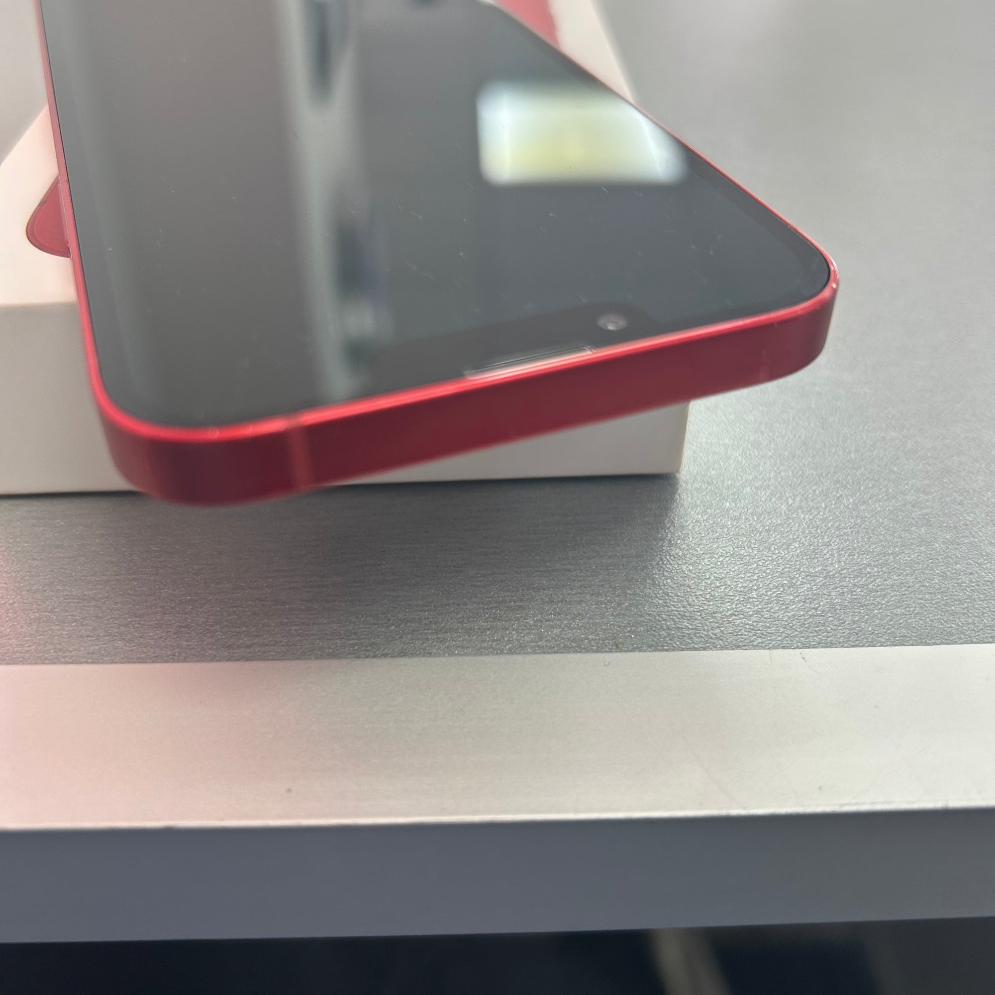 Apple iPhone 13 128GB Red - 100% Battery Health