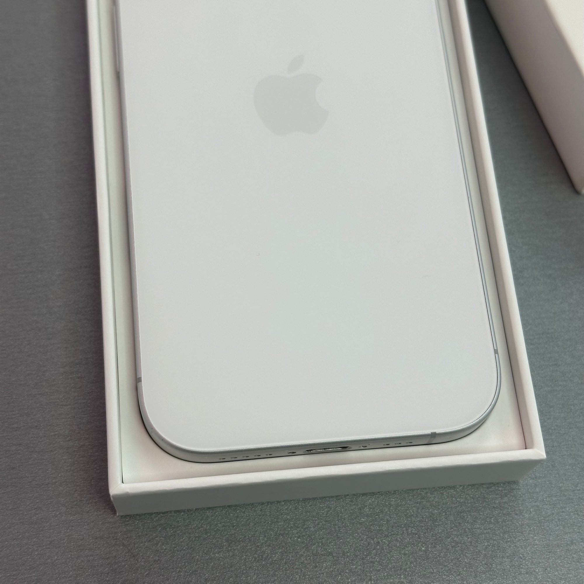 Apple iPhone 17 256GB White - 91% Battery Health
