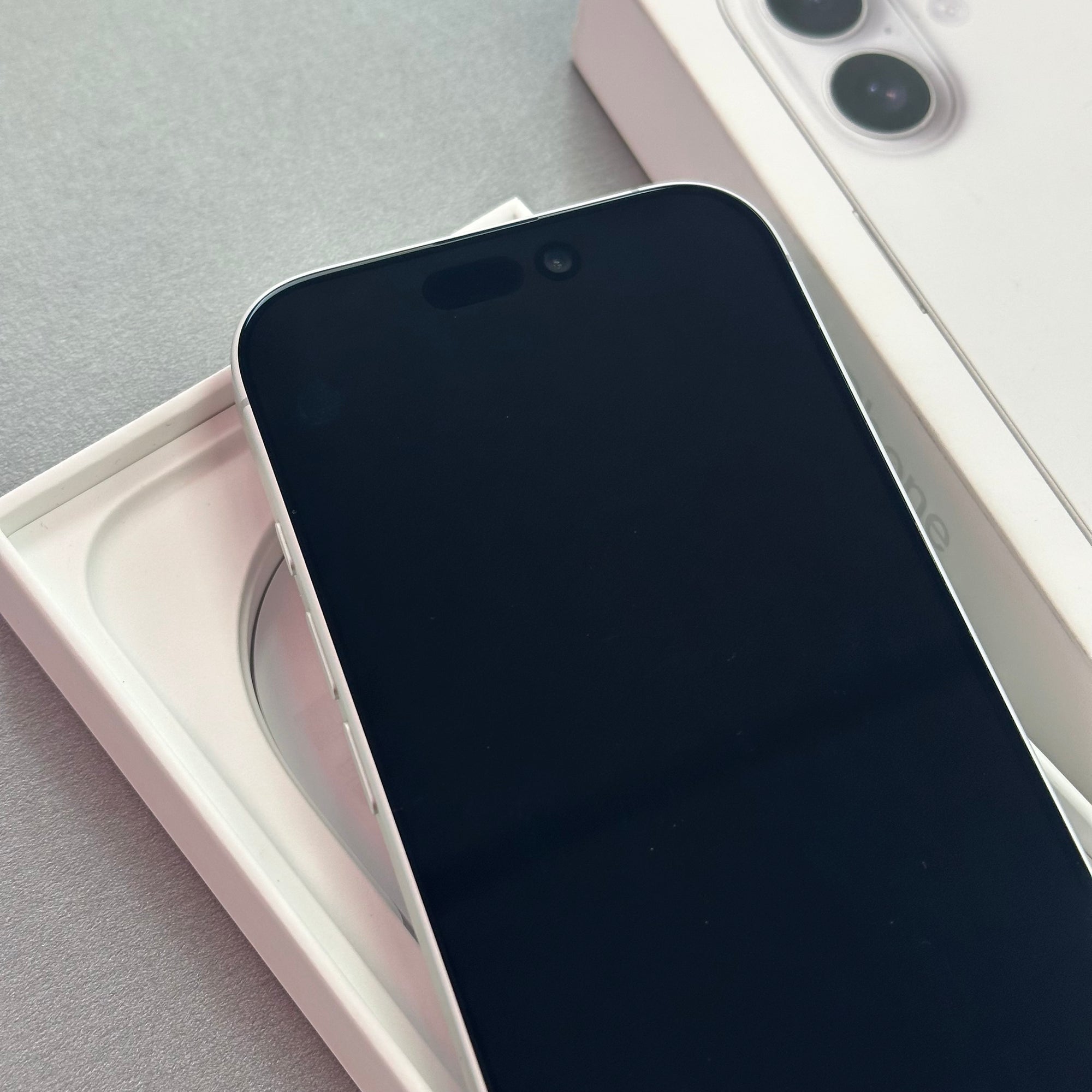 Apple iPhone 17 256GB White - 91% Battery Health