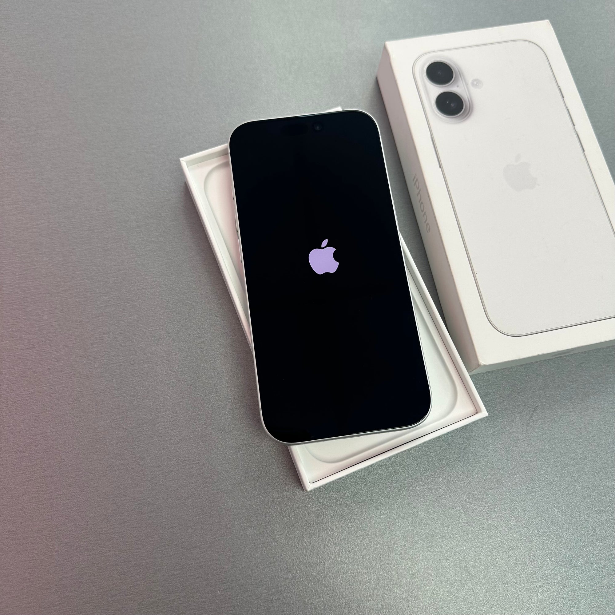 Apple iPhone 17 256GB White - 91% Battery Health