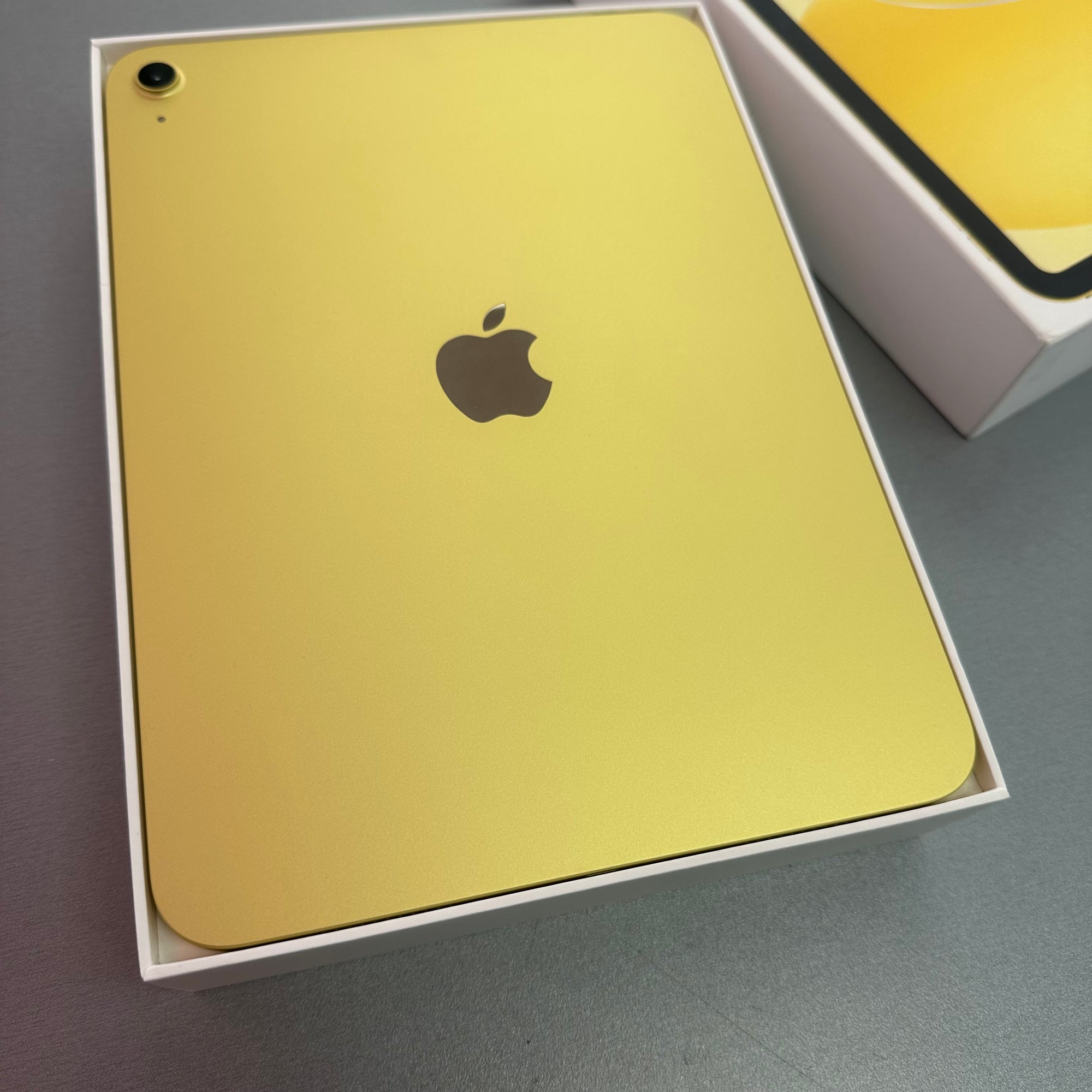 Apple iPad 11th Generation 128GB Wi-Fi Yellow A16 - 5 Charge Cycles &amp; Long Apple Warranty