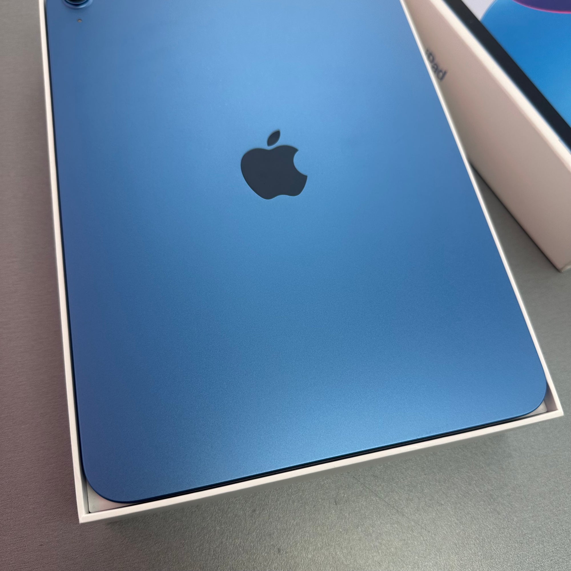 Apple iPad 11th Generation 128GB Wi-Fi Blue A16 - 25 Charge Cycles Grade A+