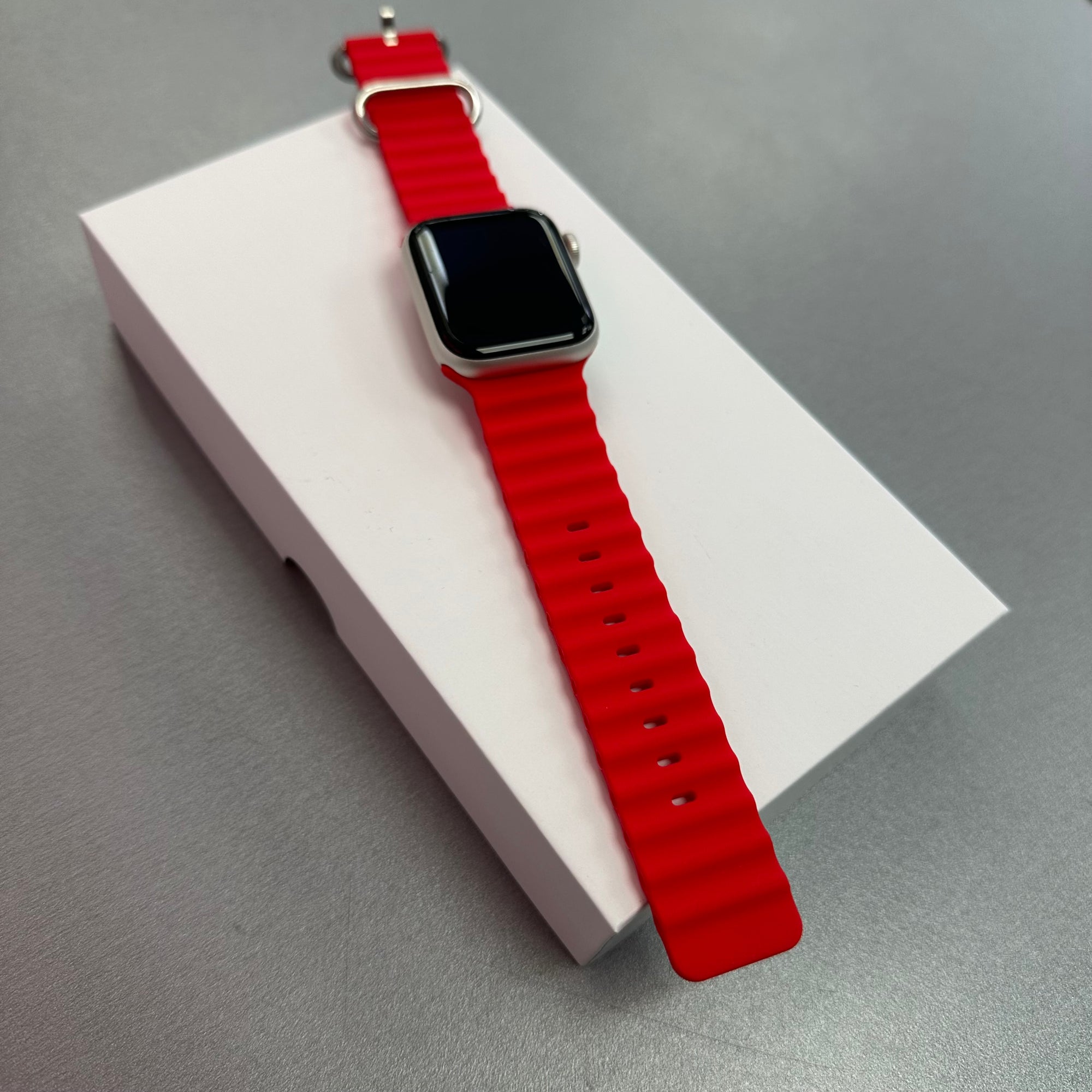 Apple Watch SE (2nd Gen) 2022 GPS - 40mm, Starlight Aluminium Case