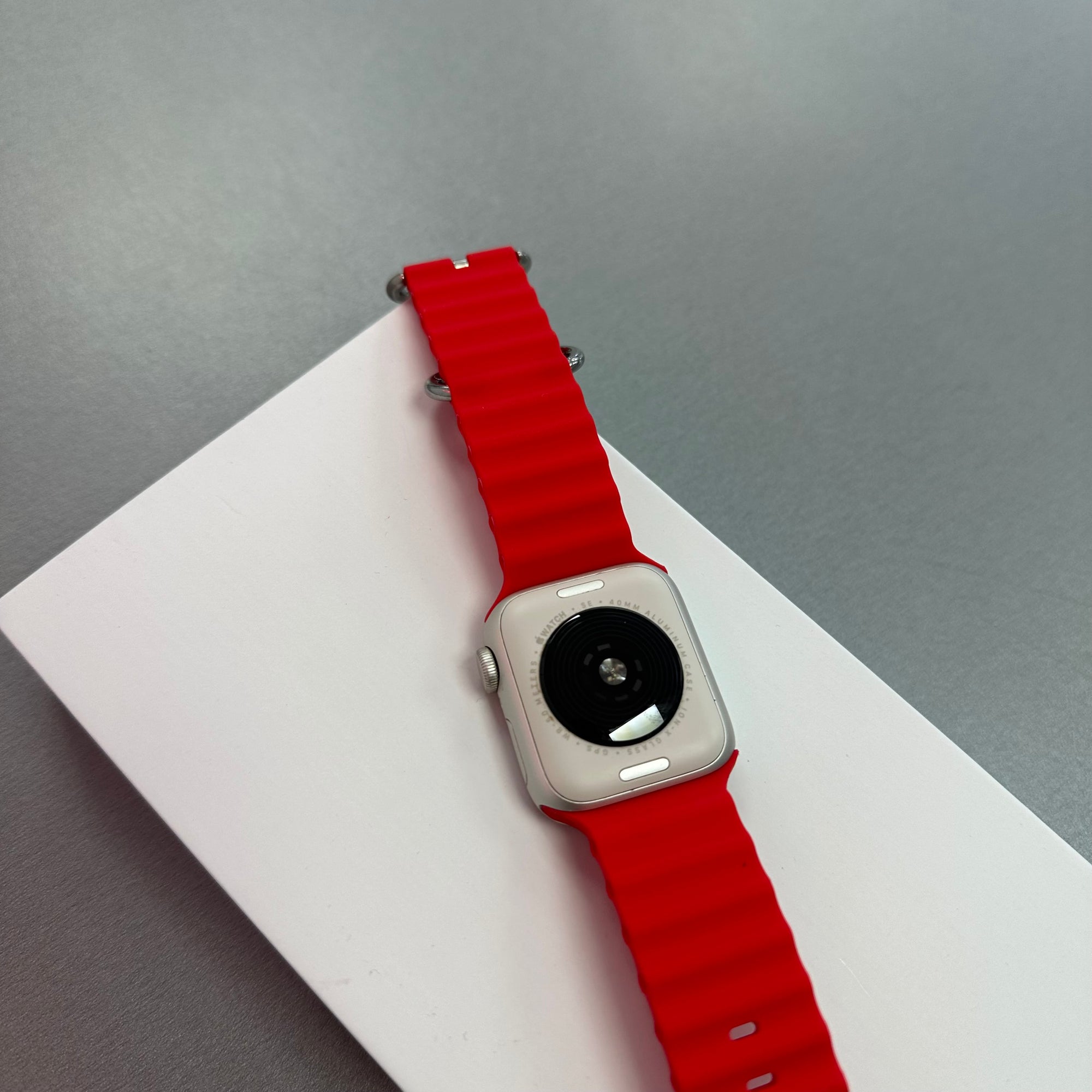 Apple Watch SE (2nd Gen) 2022 GPS - 40mm, Starlight Aluminium Case