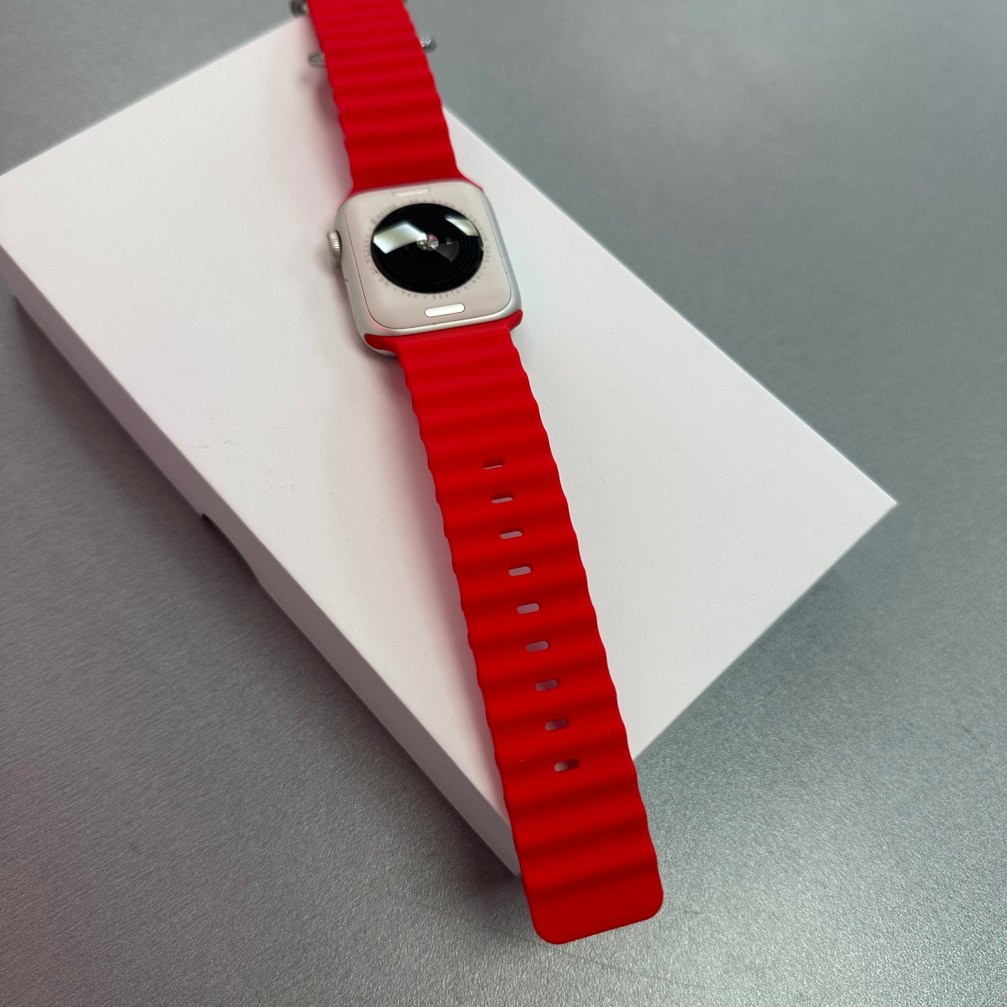 Apple Watch SE (2nd Gen) 2022 GPS - 40mm, Starlight Aluminium Case