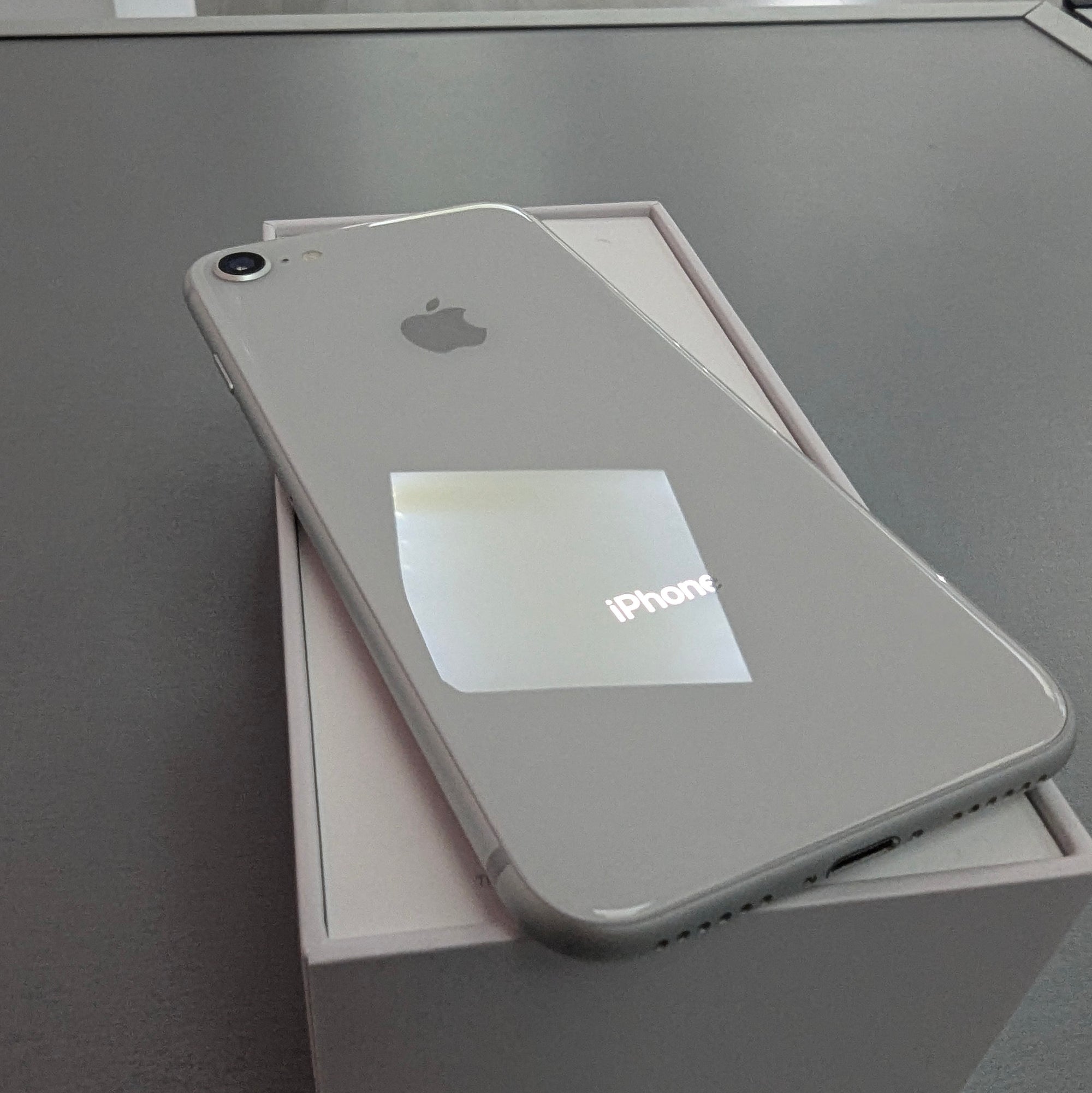 Apple iPhone 8 White 64GB - 100% Battery Health