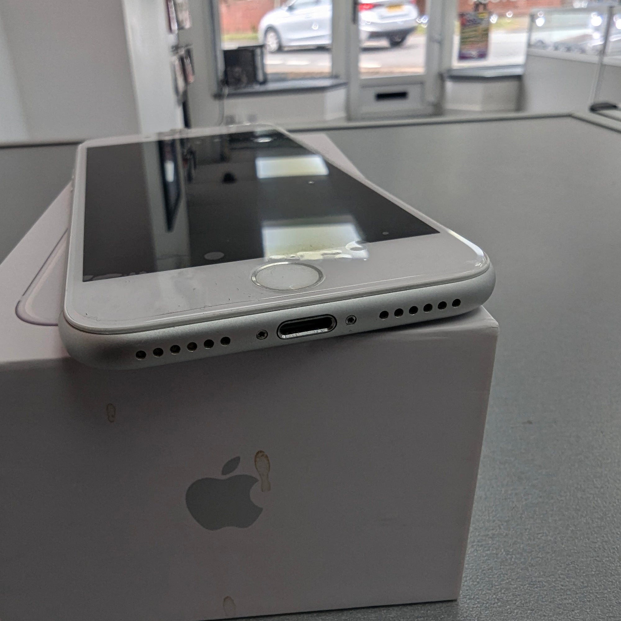 Apple iPhone 8 White 64GB - 100% Battery Health