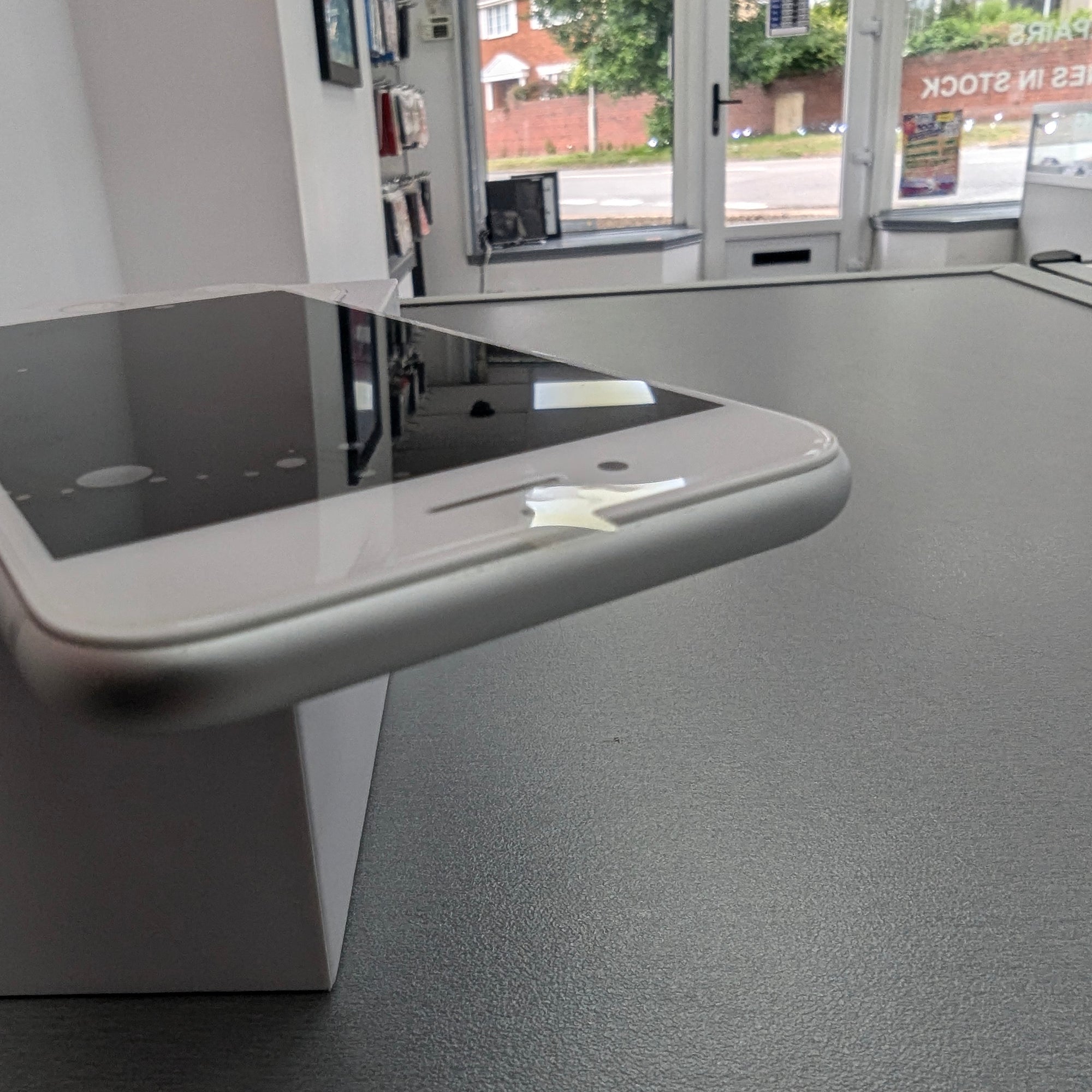 Apple iPhone 8 White 64GB - 100% Battery Health