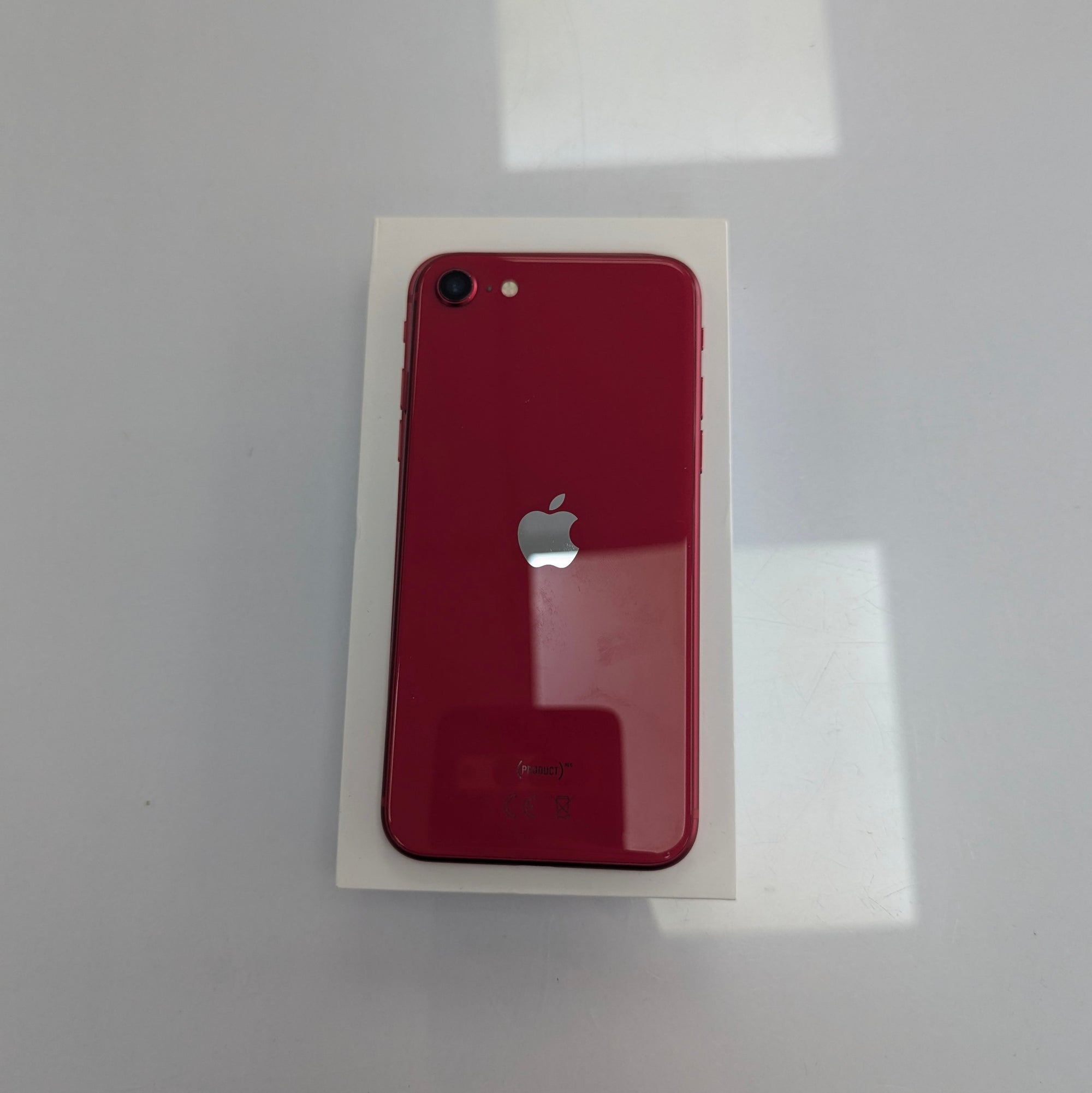 Apple iPhone SE 2020 64GB Red 96% battery health