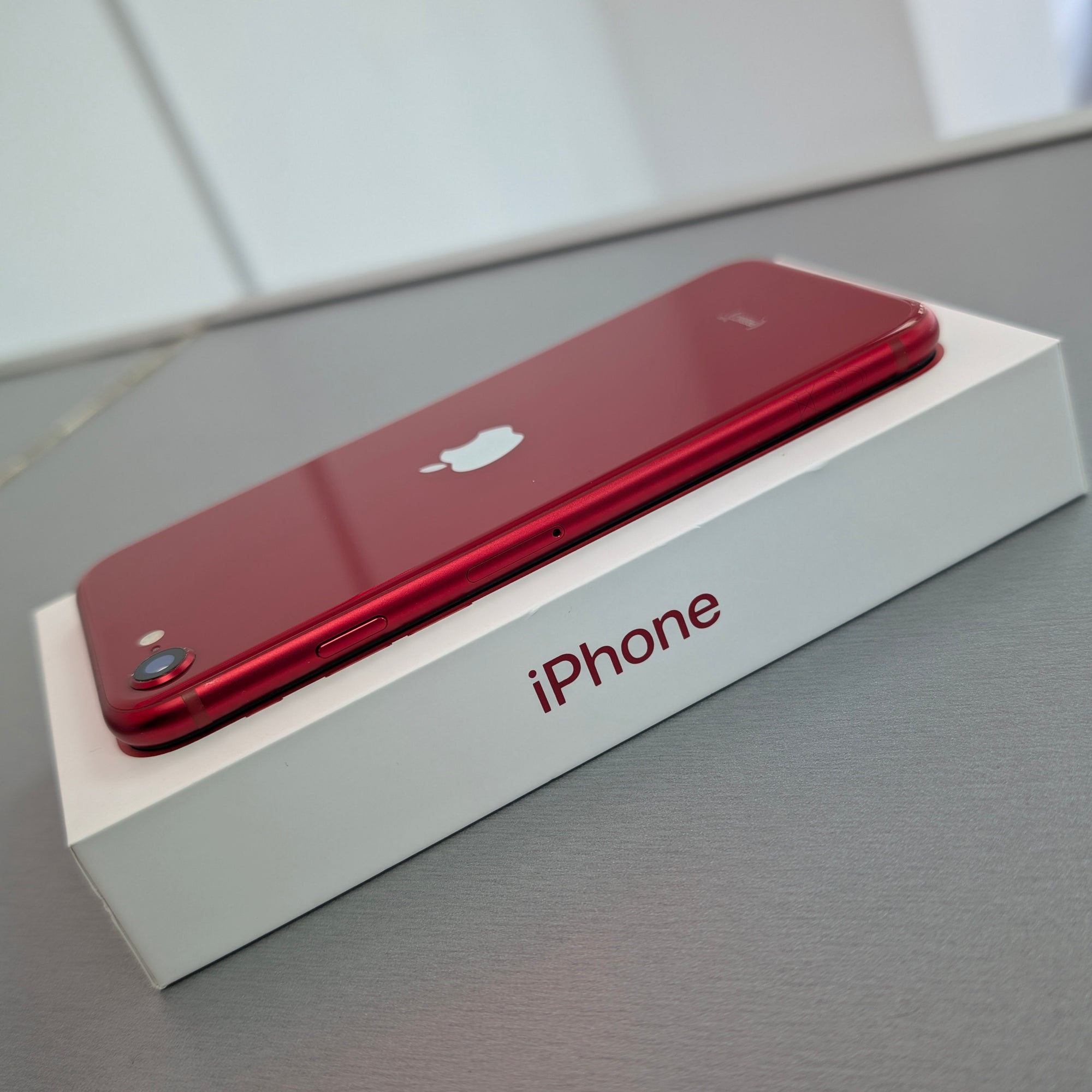 iPhone SE 3rd Generation (2022) 128GB Product Red 100% Battery Health