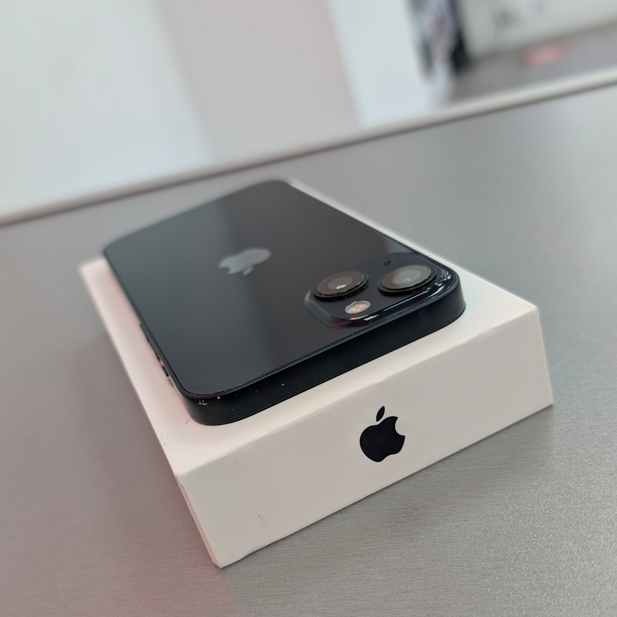 Apple iPhone 13 128GB Midnight 100% Battery