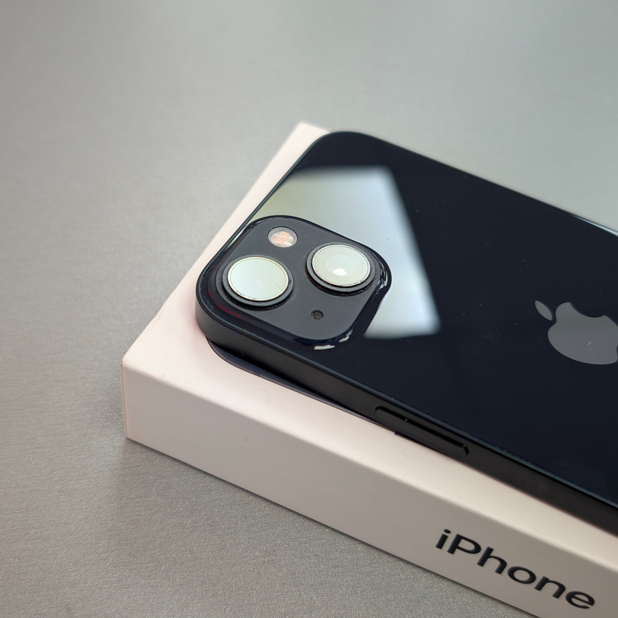 Apple iPhone 13 128GB Midnight 100% Battery