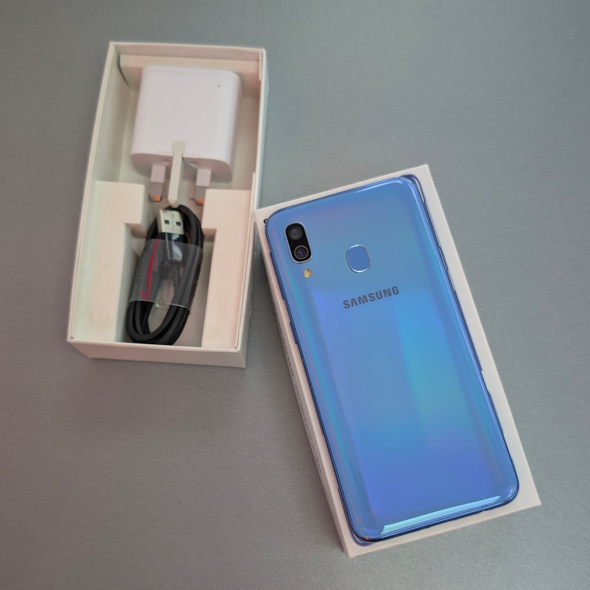 Samsung Galaxy A40 64GB Blue