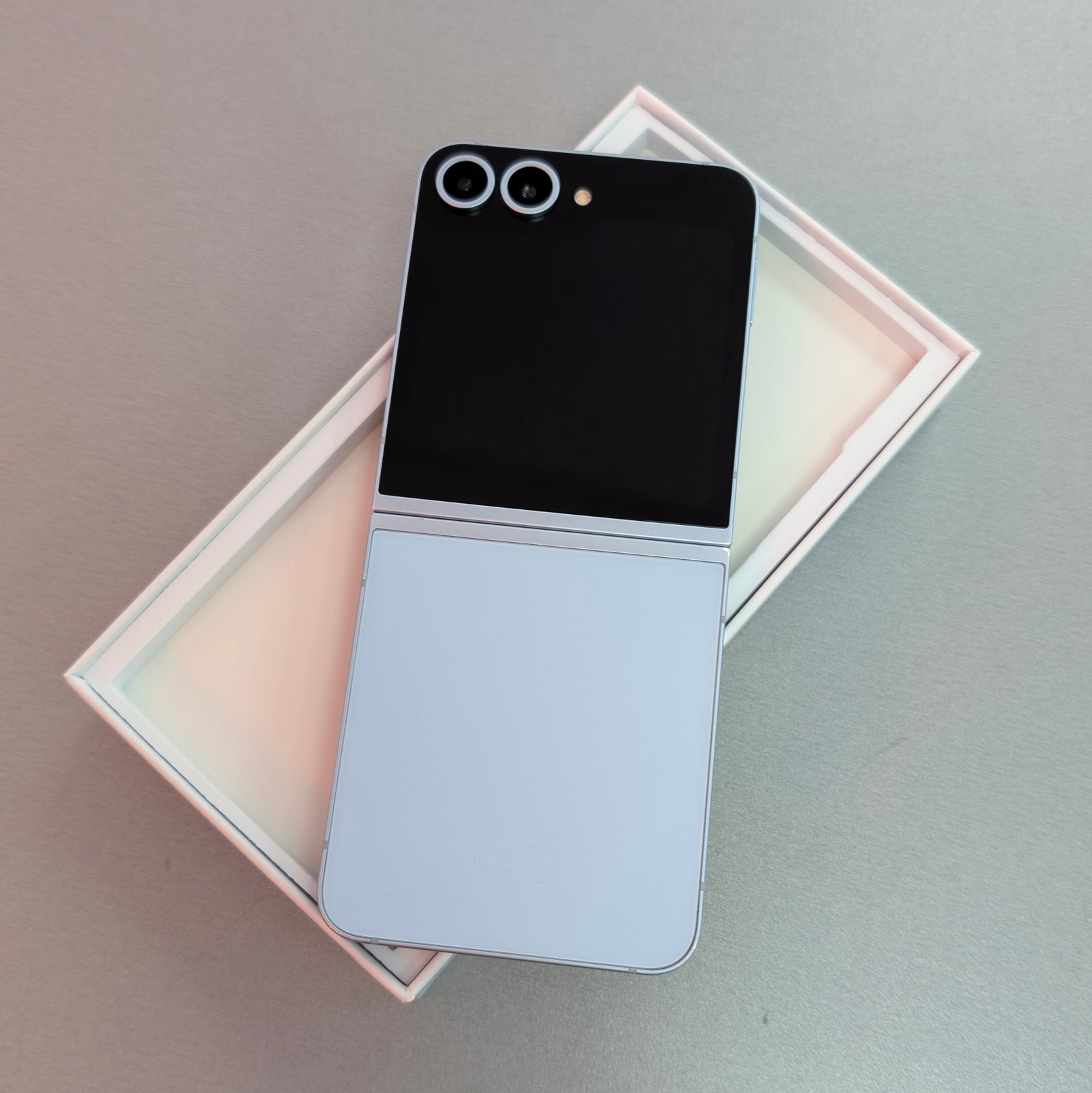 Samsung Galaxy Z Flip6 Blue 256GB - Original Screen Protector