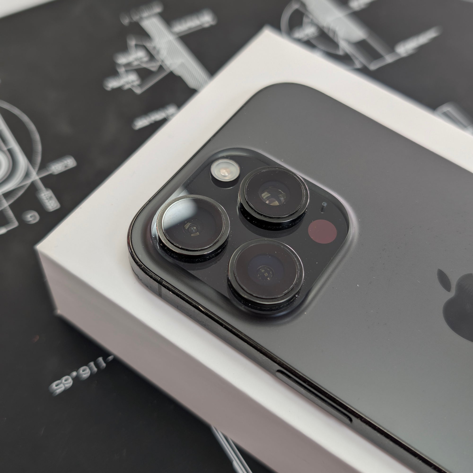 Apple iPhone 16 Pro Black Titanium 128GB - Original 91% Battery Health