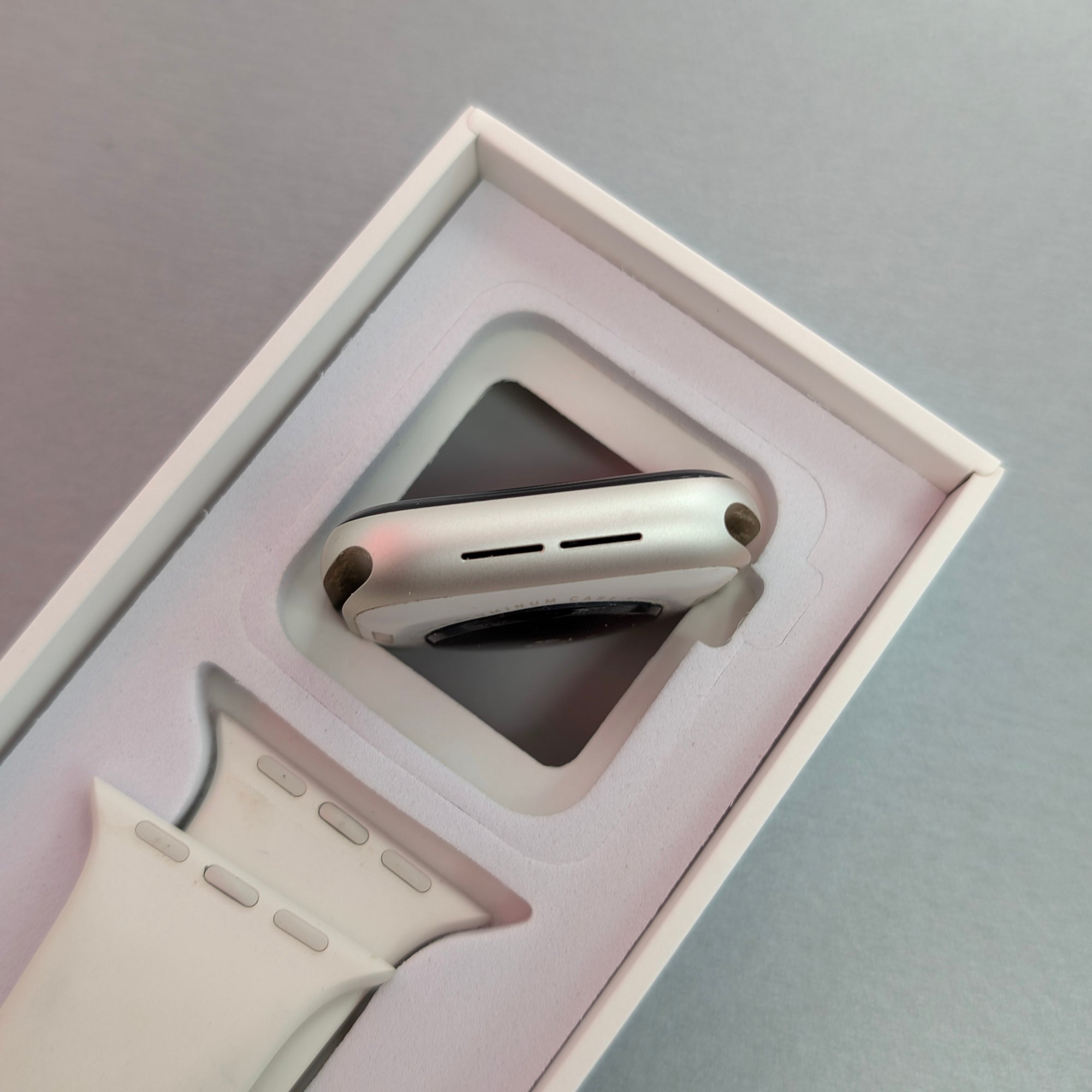 Apple Watch SE 2022 (2nd Generation) 40mm White WiFi Only
