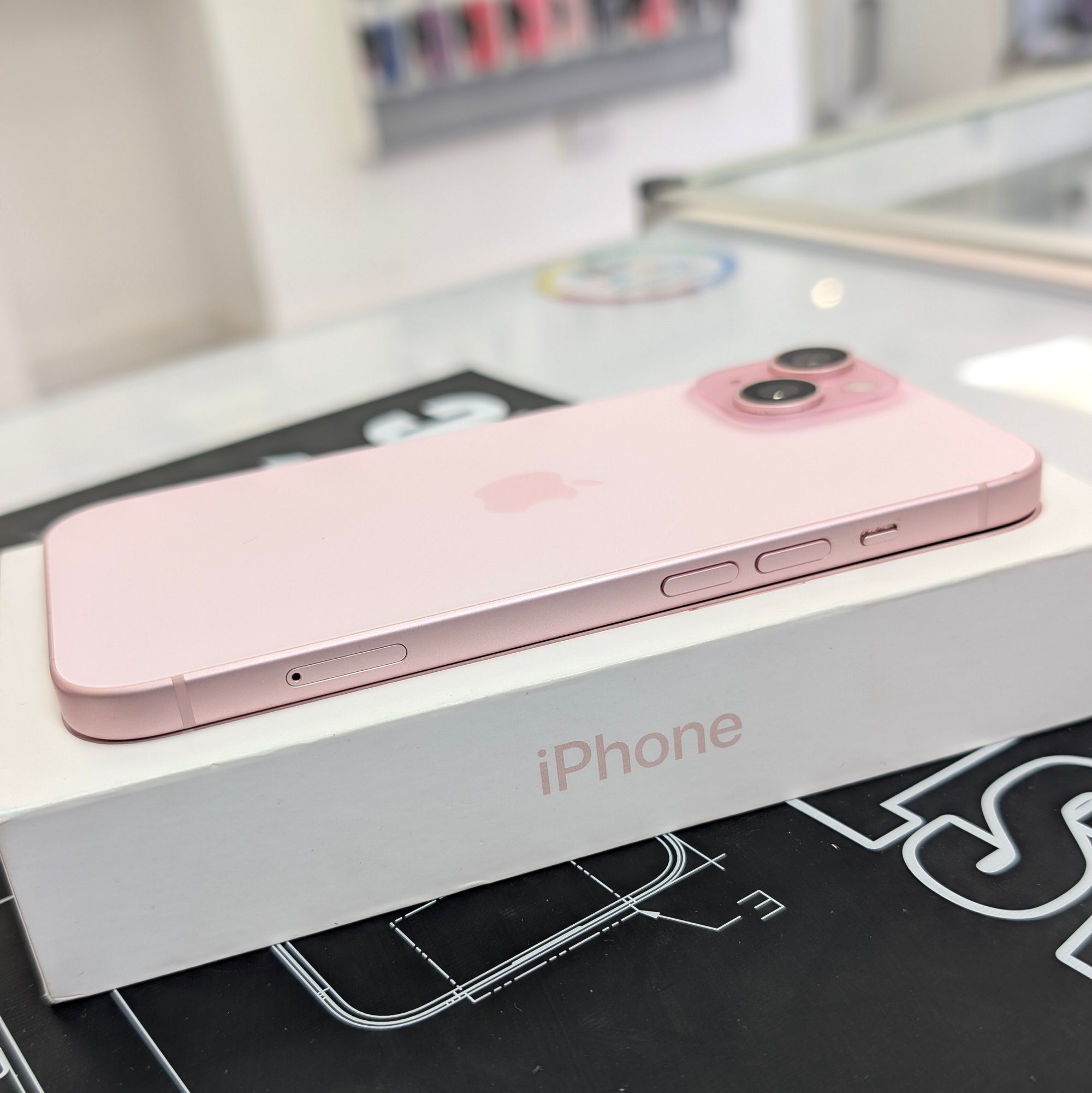 Apple iPhone 15 128GB Pink 100% Battery Health