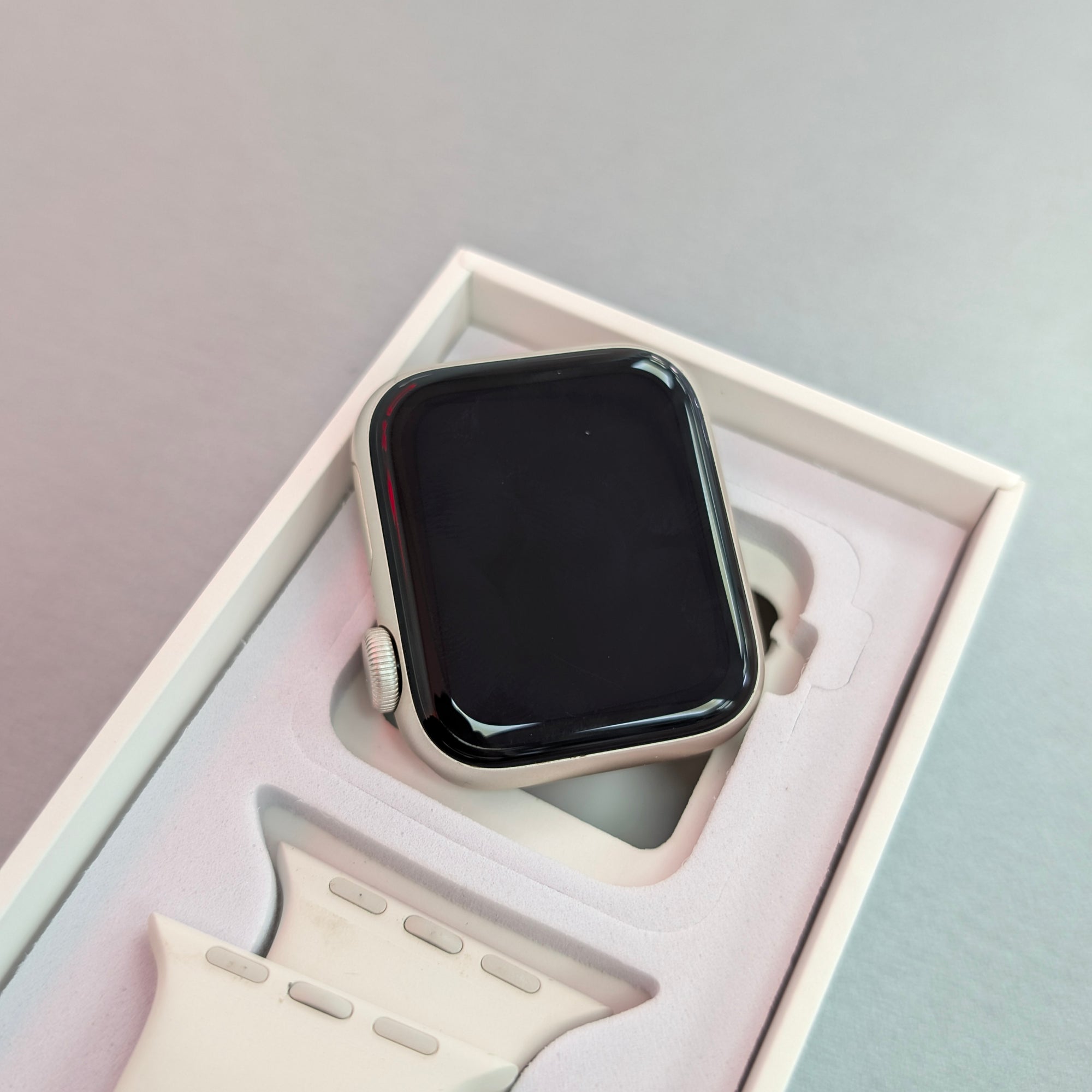 Apple Watch SE 2022 (2nd Generation) 40mm White WiFi Only