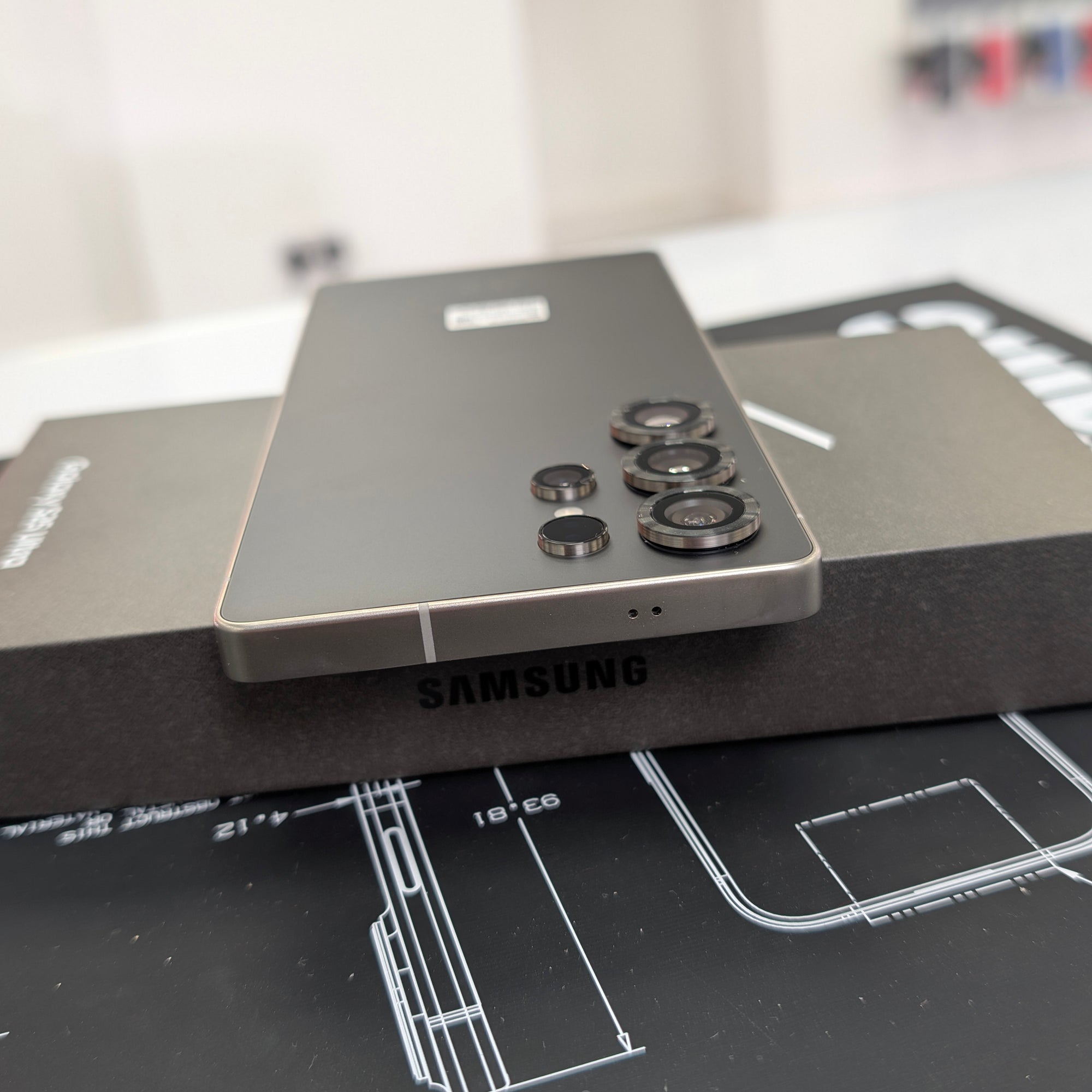 Samsung Galaxy S25 Ultra 256GB Titanium Black - Ex Display