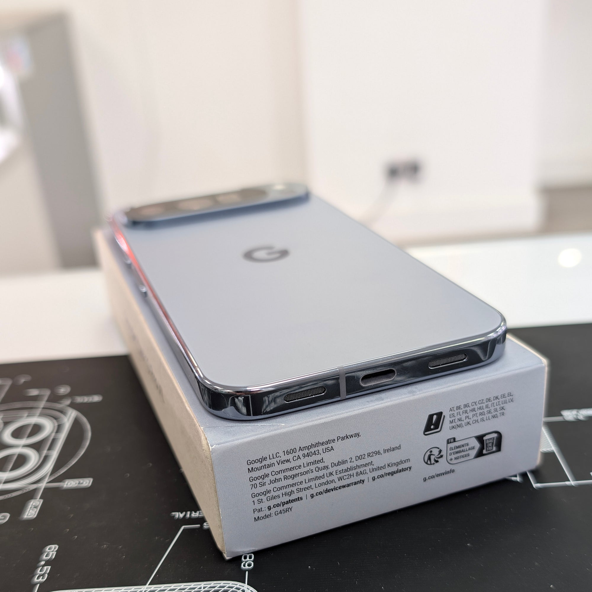 Google Pixel 10 Pro XL Moonstone 256GB