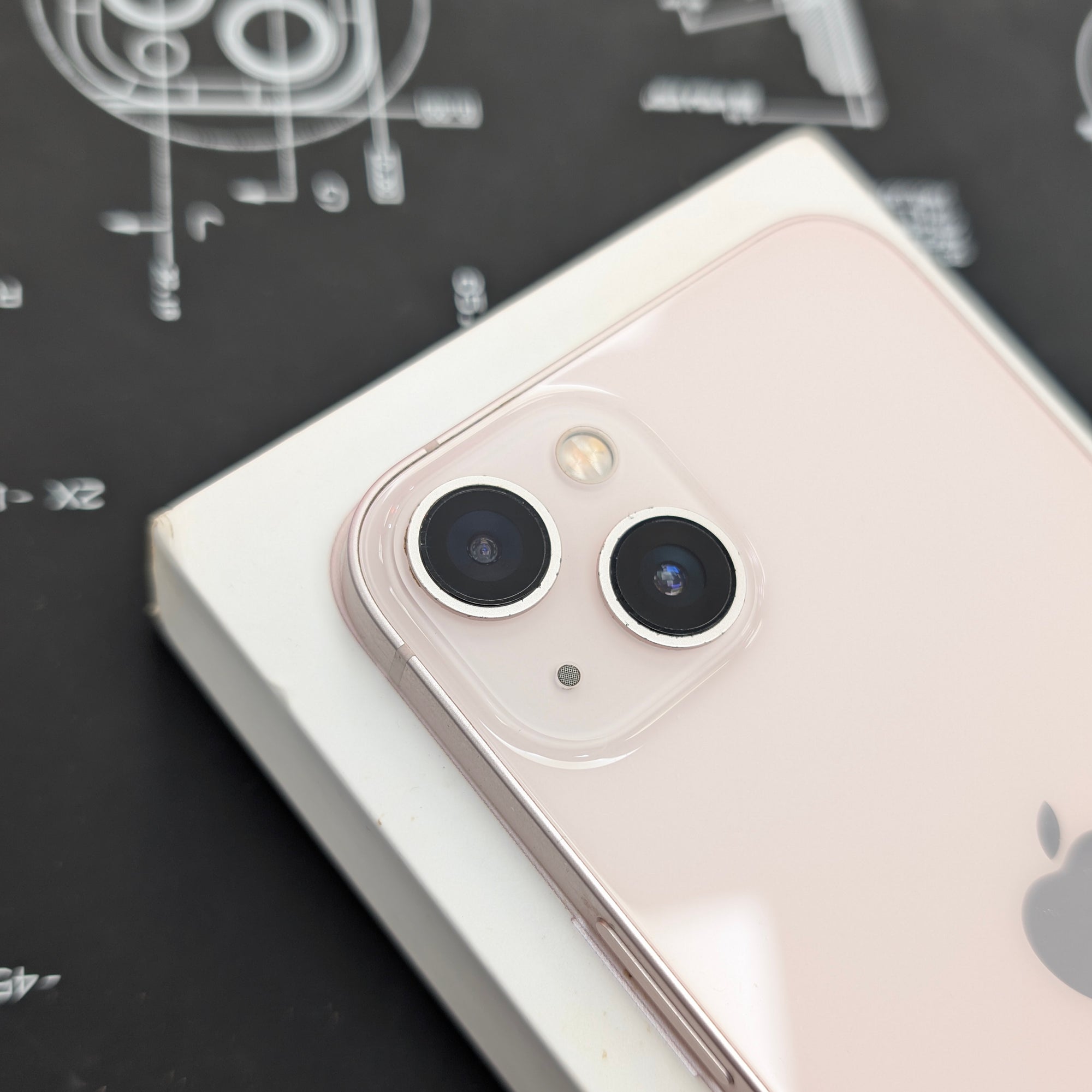 Apple iPhone 13 128GB Pink