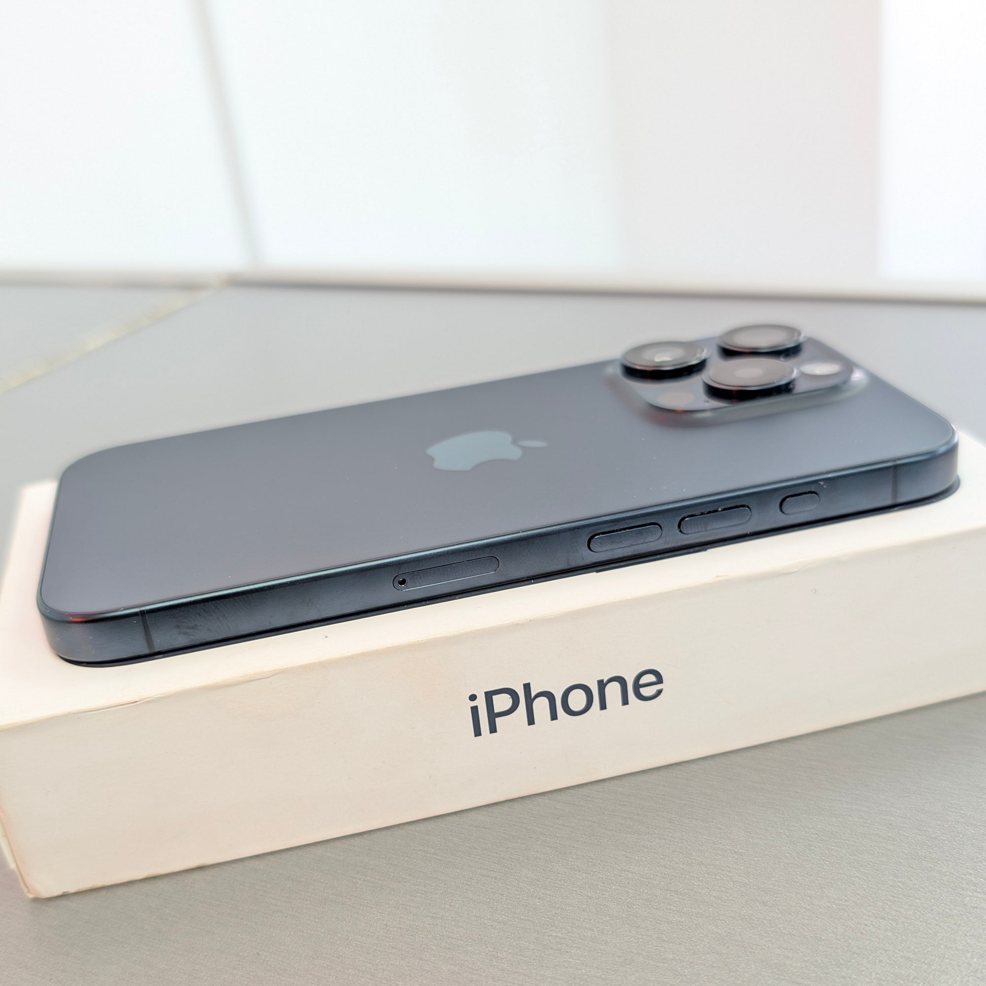 Apple iPhone 15 Pro 256GB - Blue Titanium - 100% Battery
