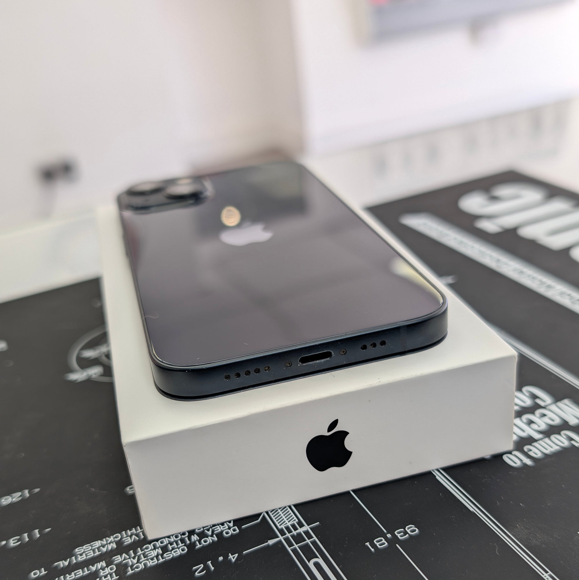 Apple iPhone 13 128GB Midnight
