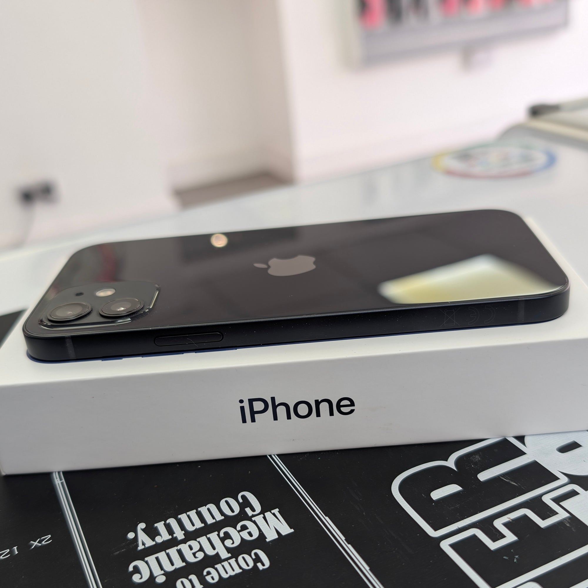 Apple iPhone 12 64GB Black 99% Battery Health