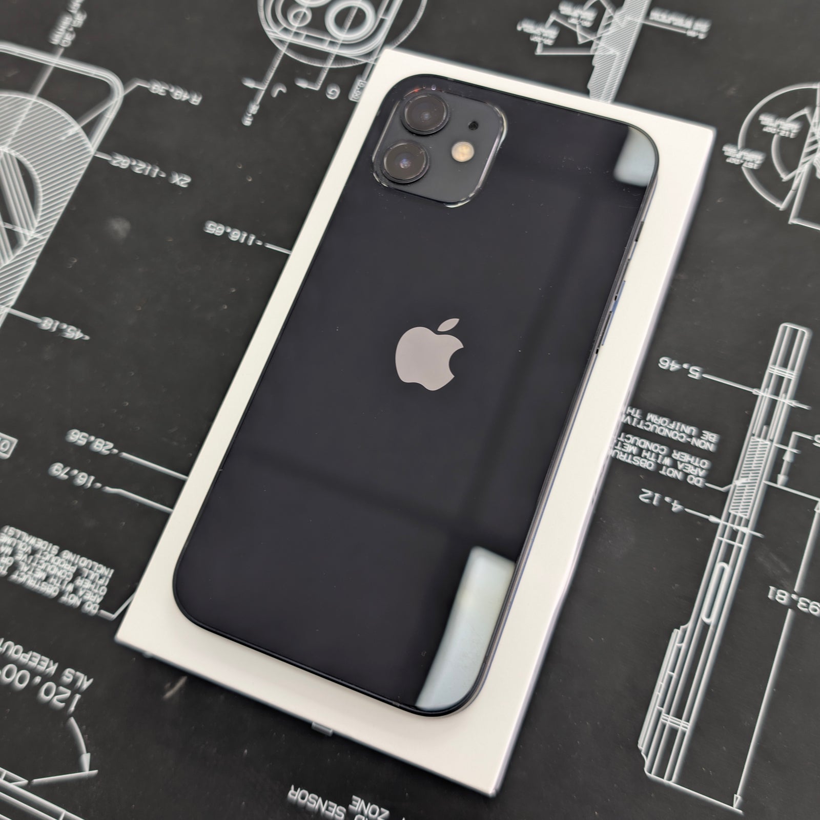 Apple iPhone 12 64GB Black 99% Battery Health