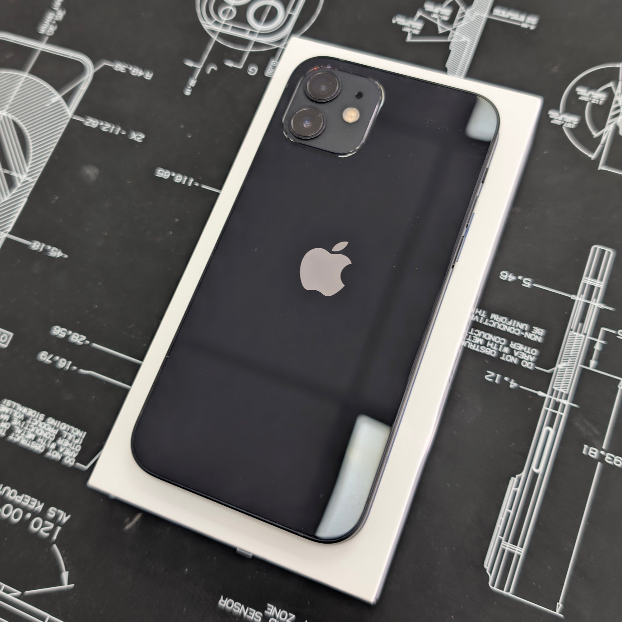 Apple iPhone 12 64GB Black 99% Battery Health