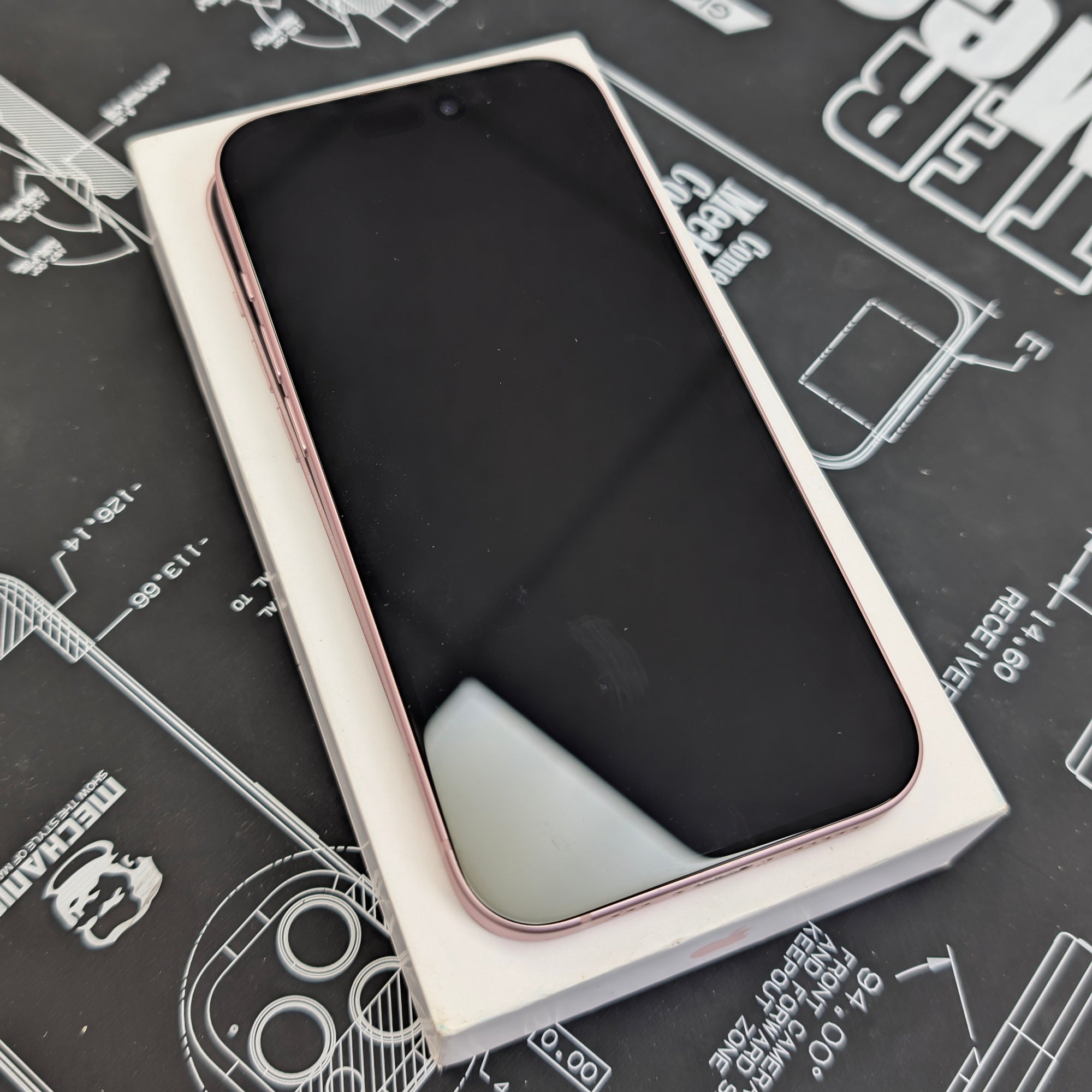 Apple iPhone 15 128GB Pink 100% Battery Health