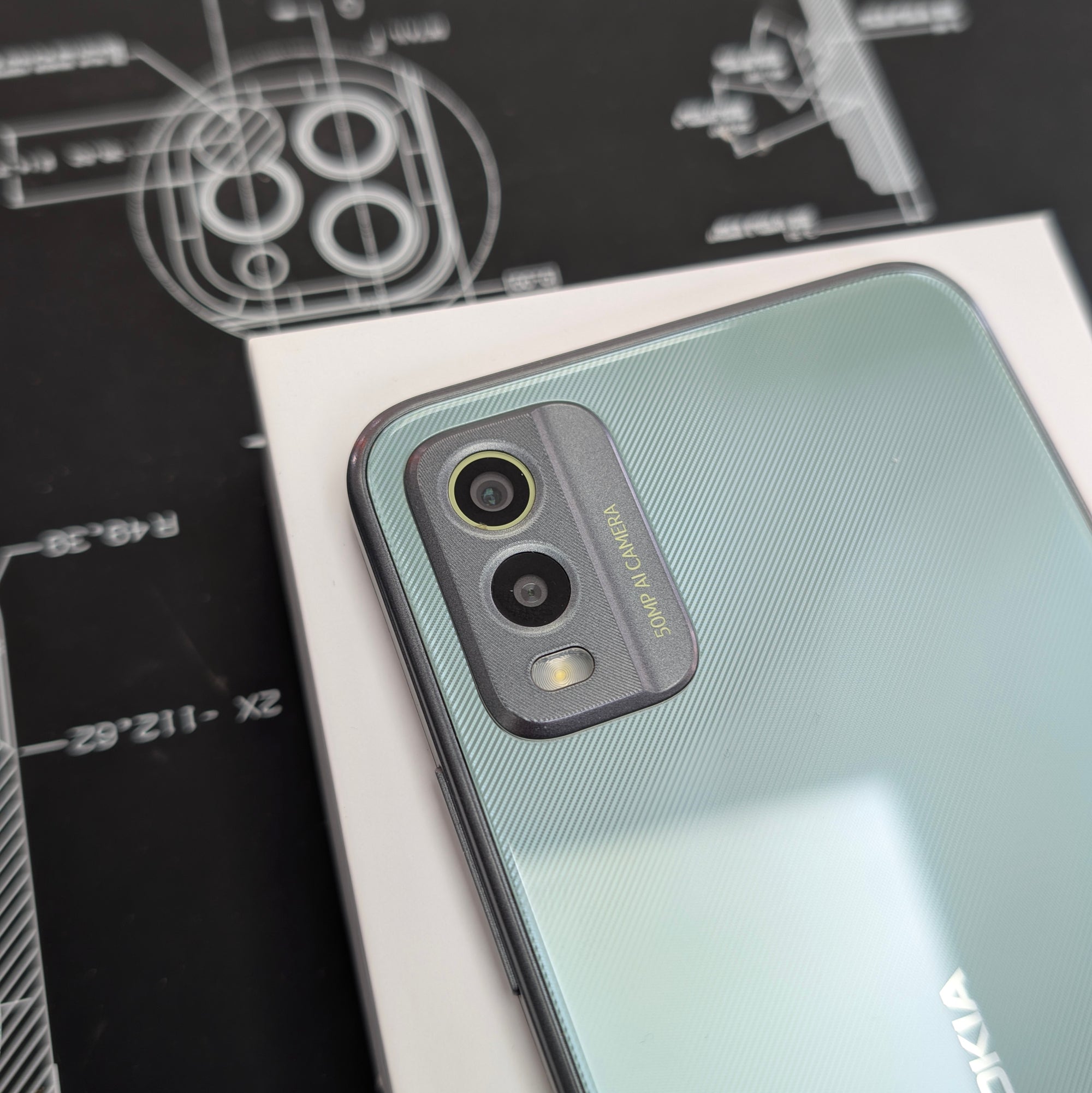 Nokia C32 - Android Phone - 128GB &amp; Autumn Green