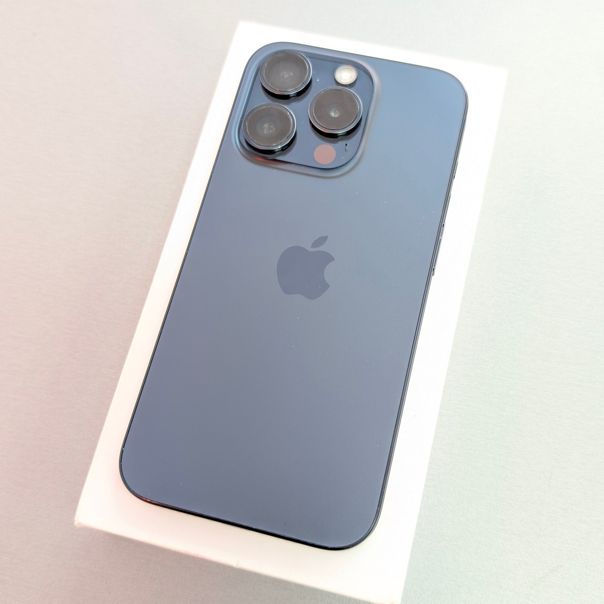 Apple iPhone 15 Pro 256GB - Blue Titanium - 100% Battery