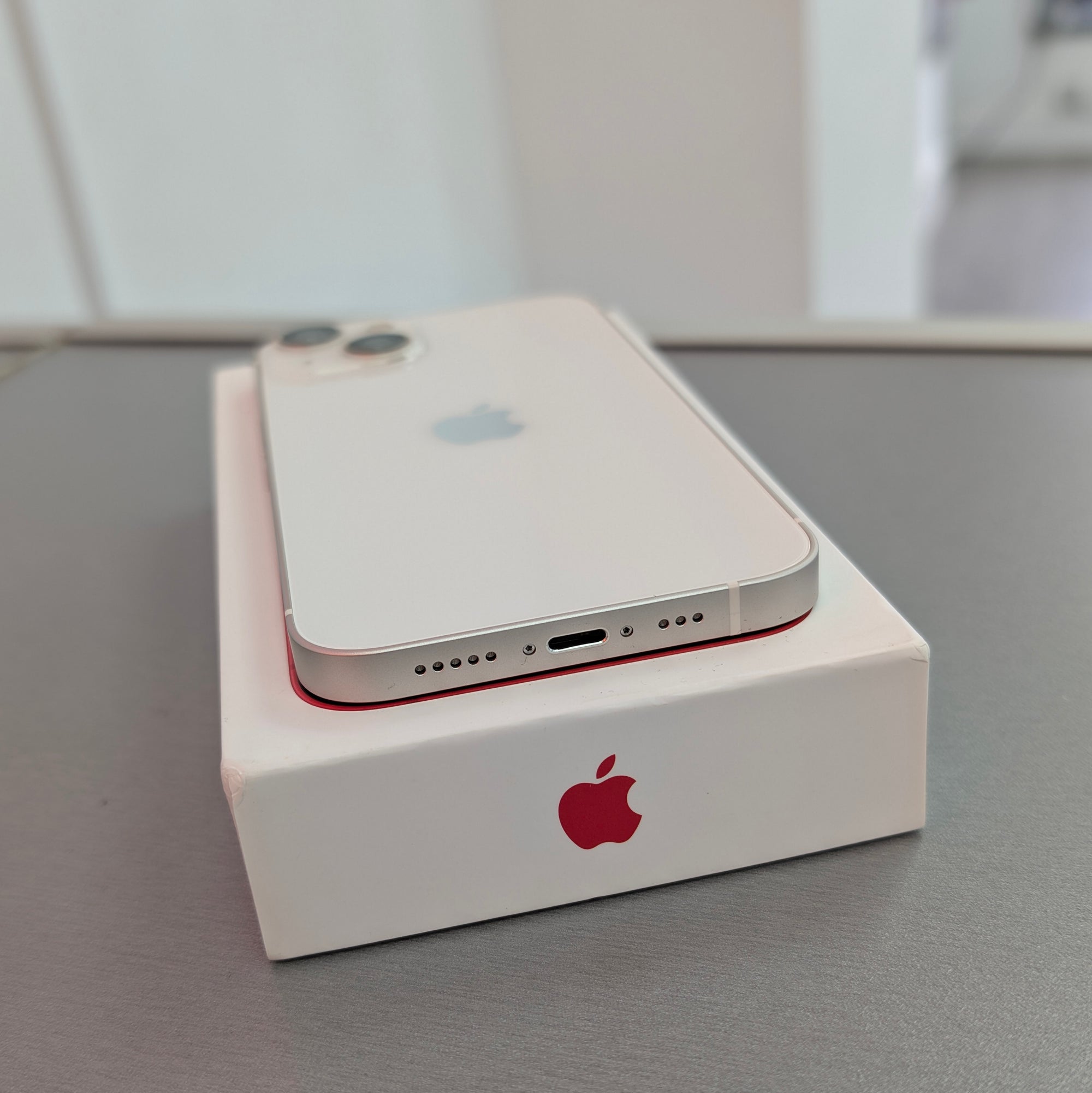 Apple iPhone 13 128GB White 100% Battery Health