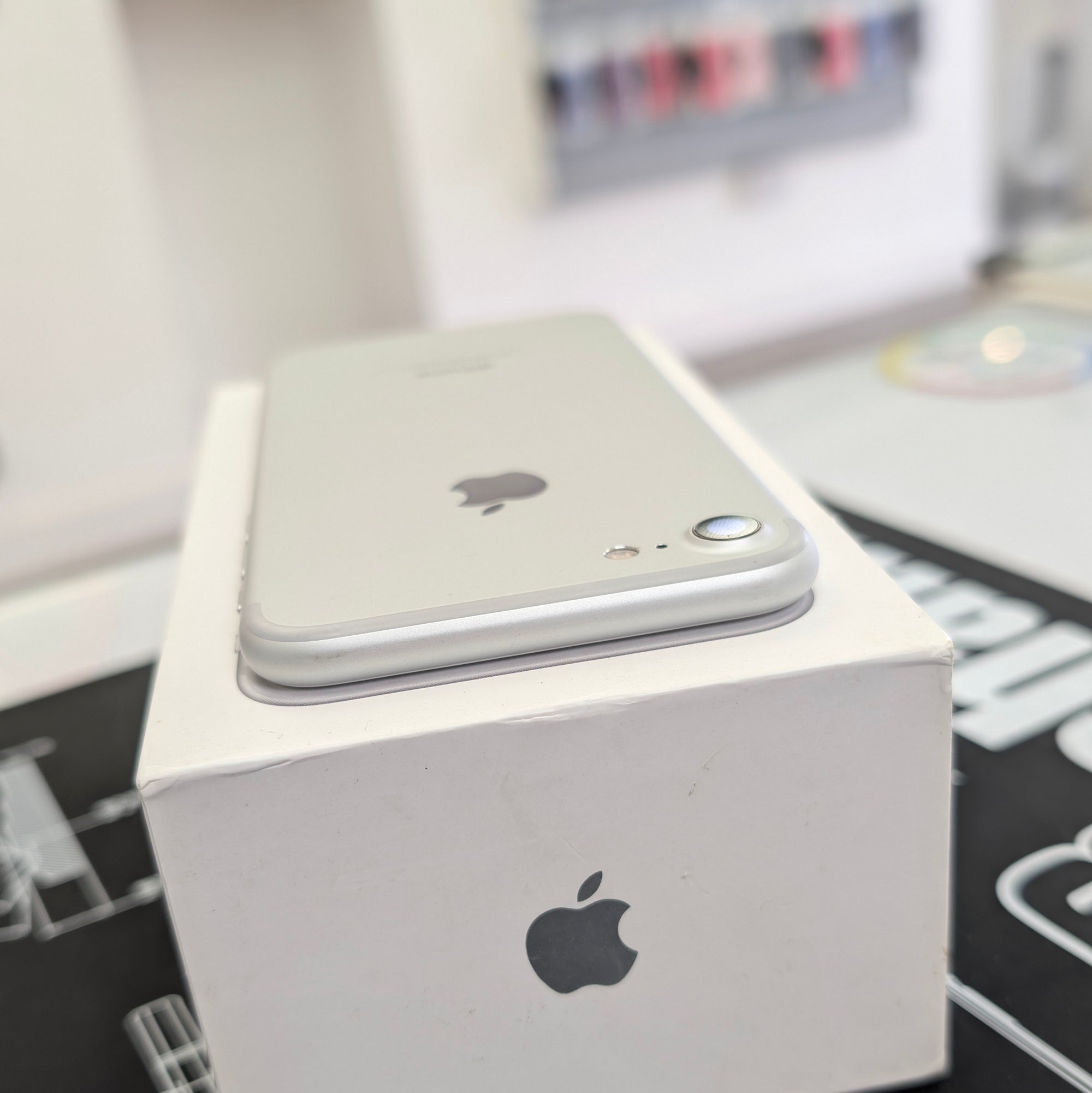 Apple iPhone 7 silver 32GB - Unlocked