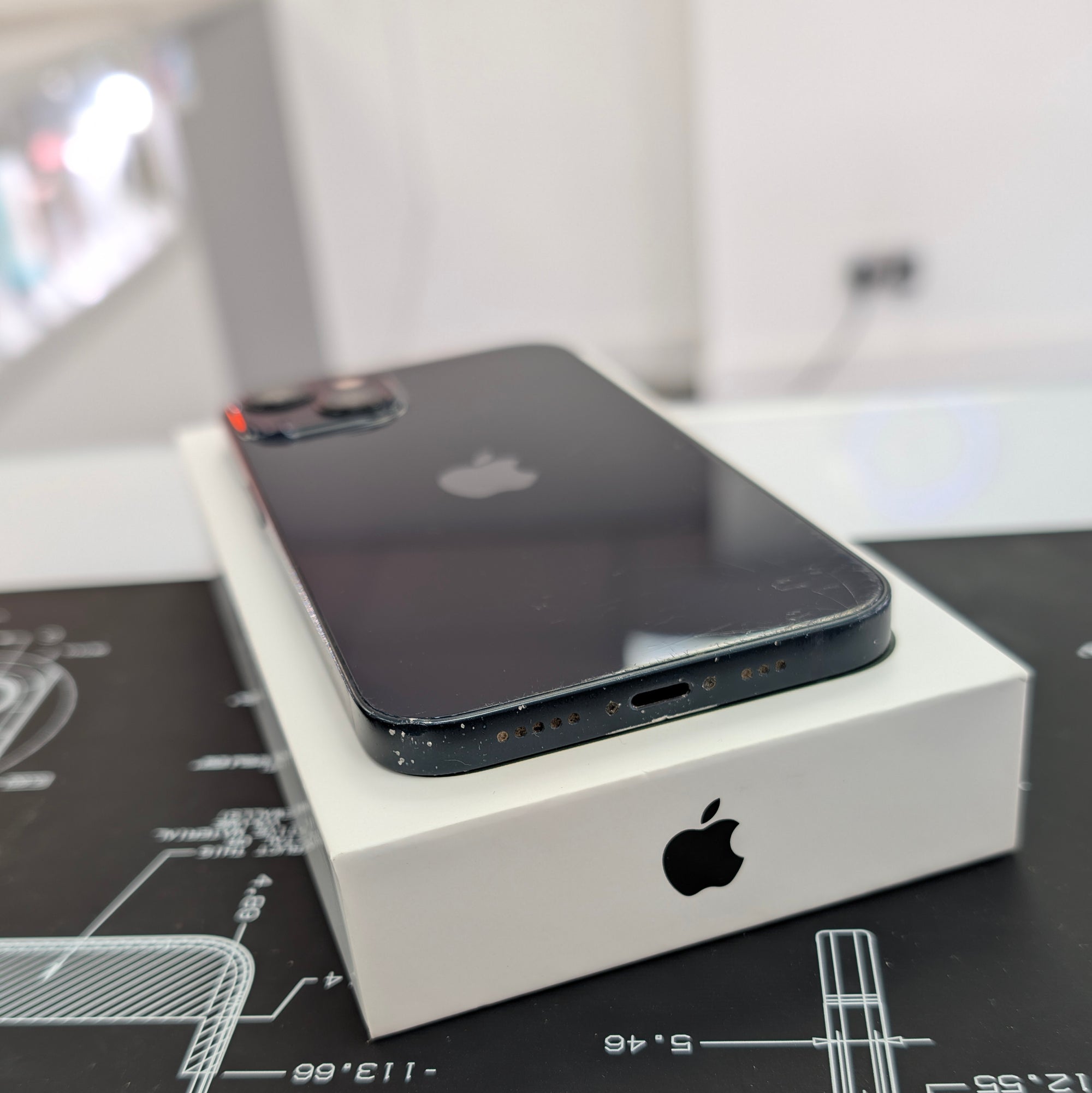 Apple iPhone 13 128GB Midnight 100% Battery