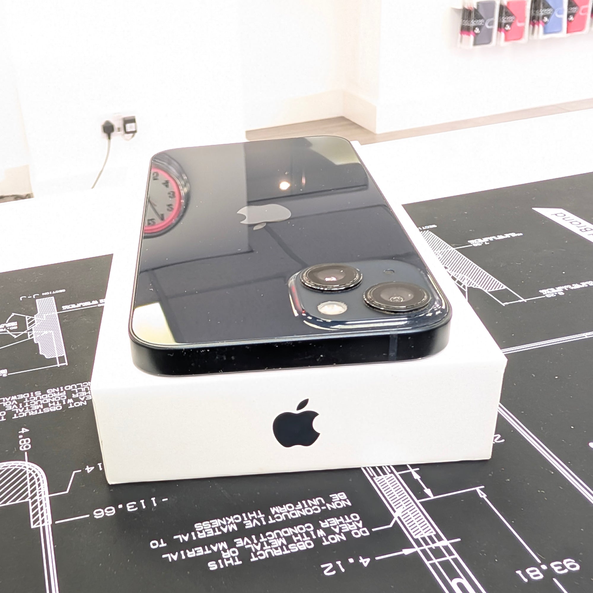 Apple iPhone 13 128GB Midnight 100% Battery