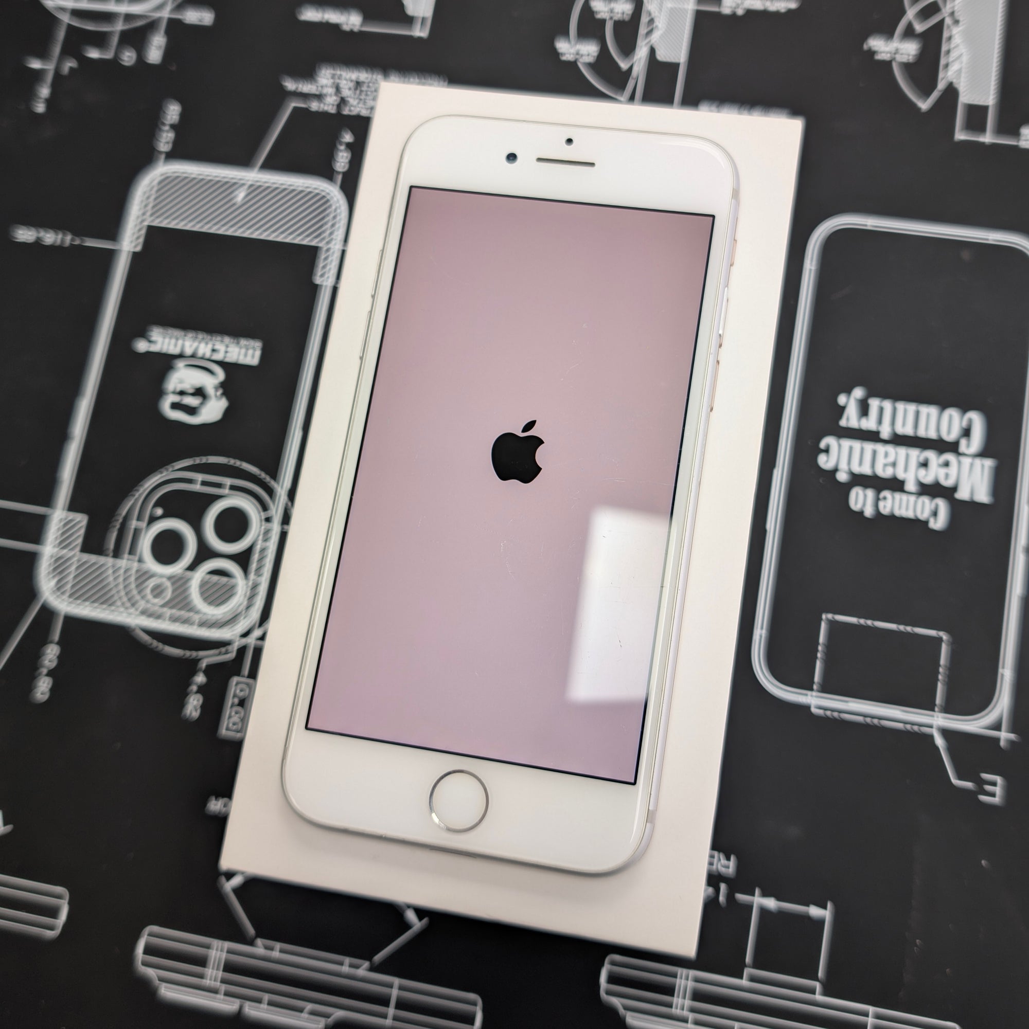 Apple iPhone 7 32GB Silver Unlocked