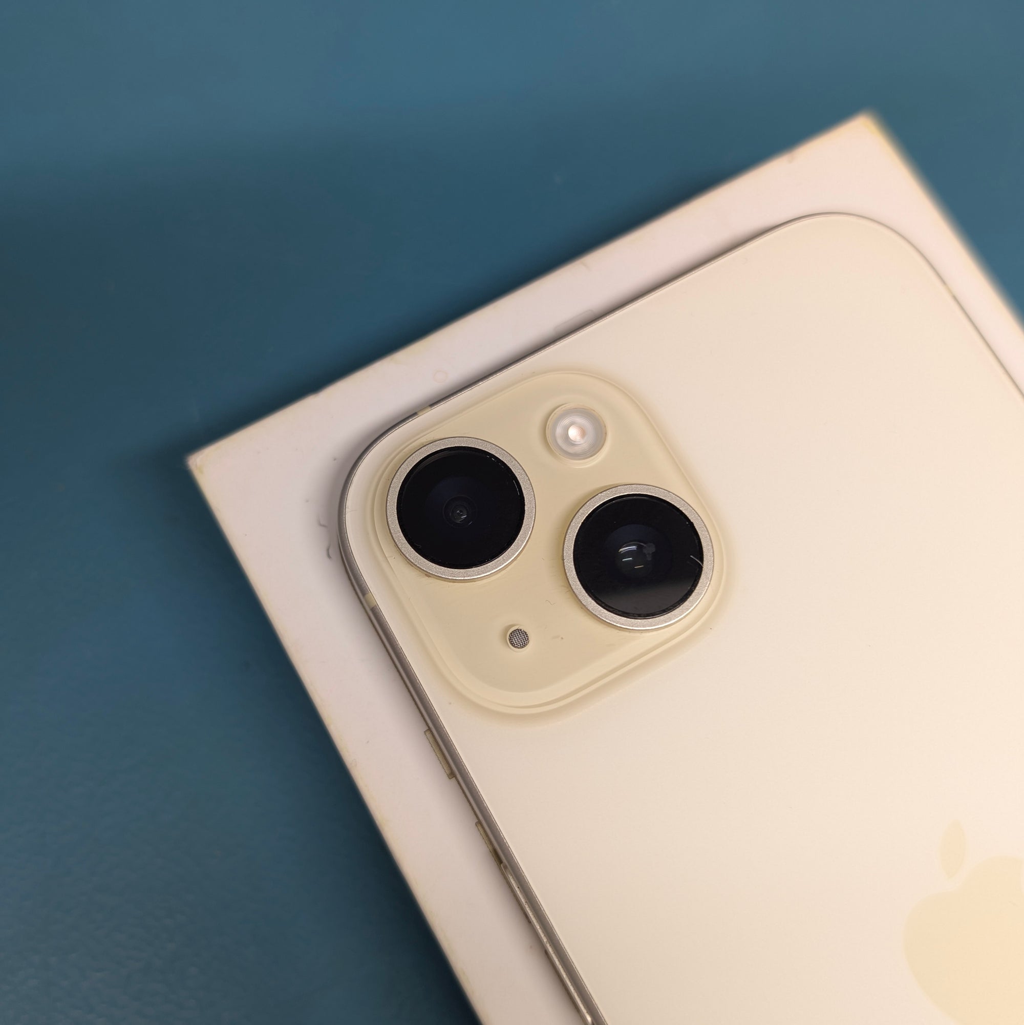 Apple iPhone 15 128GB Yellow 100% Battery Health