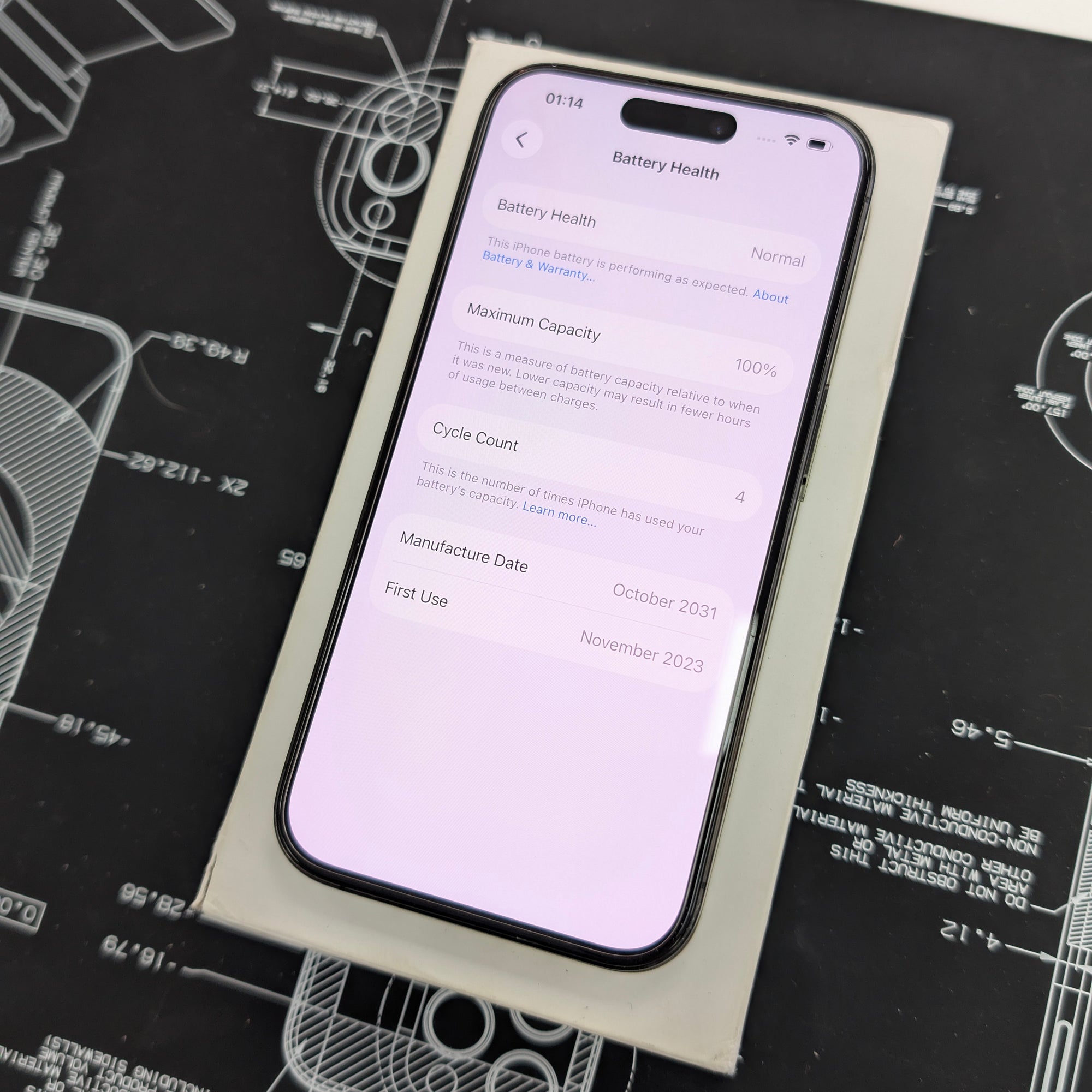 Apple iPhone 15 Pro 128GB Black Titanium - 100% Battery Health