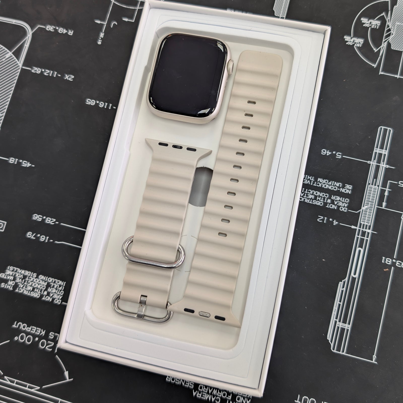 Apple Watch Series 7, 45mm Wi-Fi Only